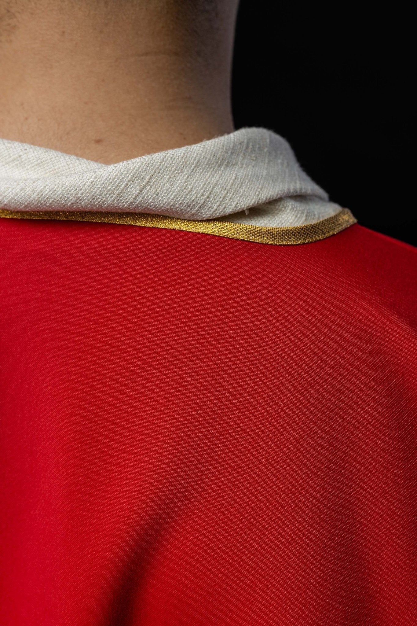 Plain dalmatic in red with gold trim KDL/1002/02/12/D - HAFTINAUSA.COM