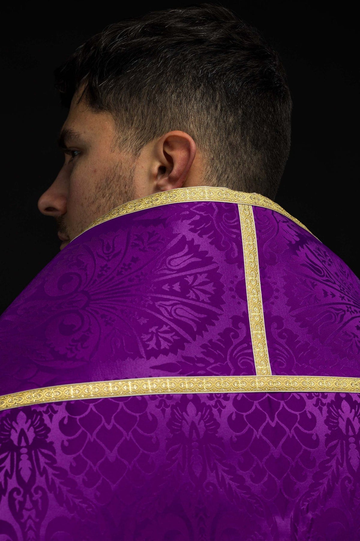 Plain Purple Roman Cope Made of Jacquard Fabric KKP/159/03/83 145cm - CHASUBLES.COM