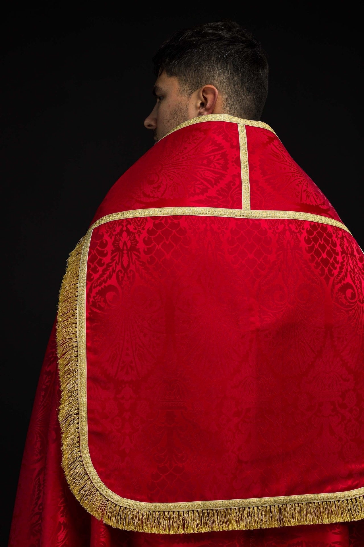 Plain Red Roman Cope Made of Jacquard Fabric KKP/159/02/83 145cm - CHASUBLES.COM