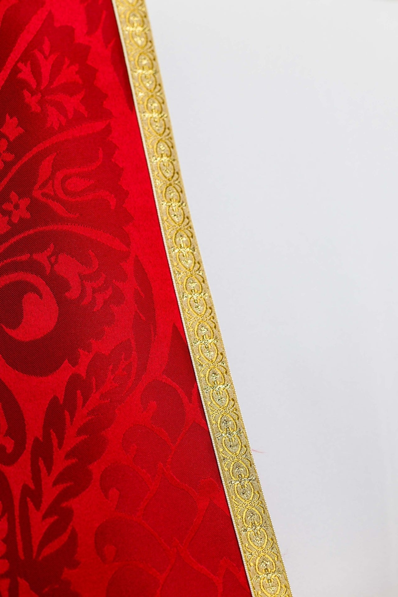 Plain Red Roman Cope Made of Jacquard Fabric KKP/159/02/83 145cm - CHASUBLES.COM