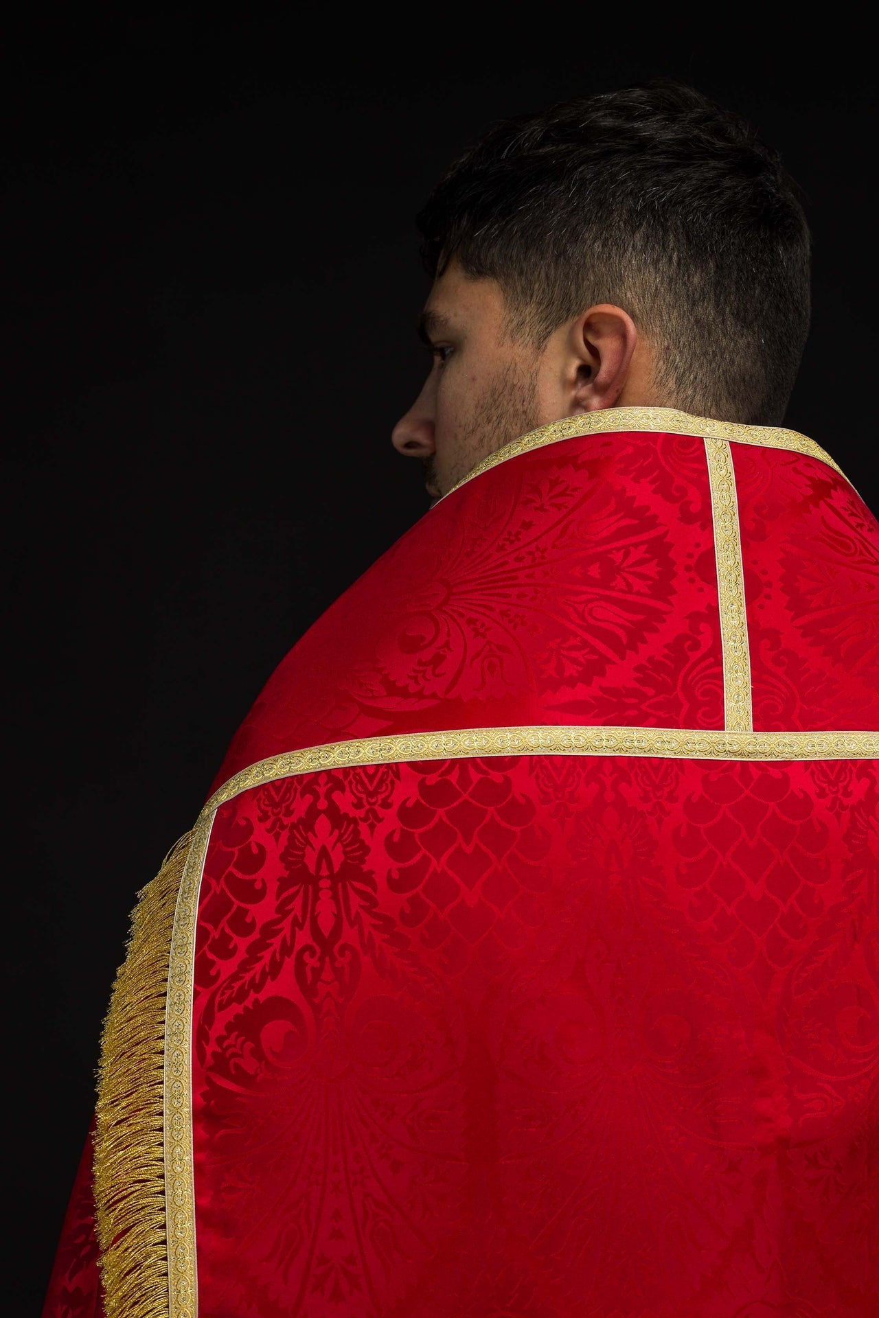 Plain Red Roman Cope Made of Jacquard Fabric KKP/159/02/83 145cm - CHASUBLES.COM