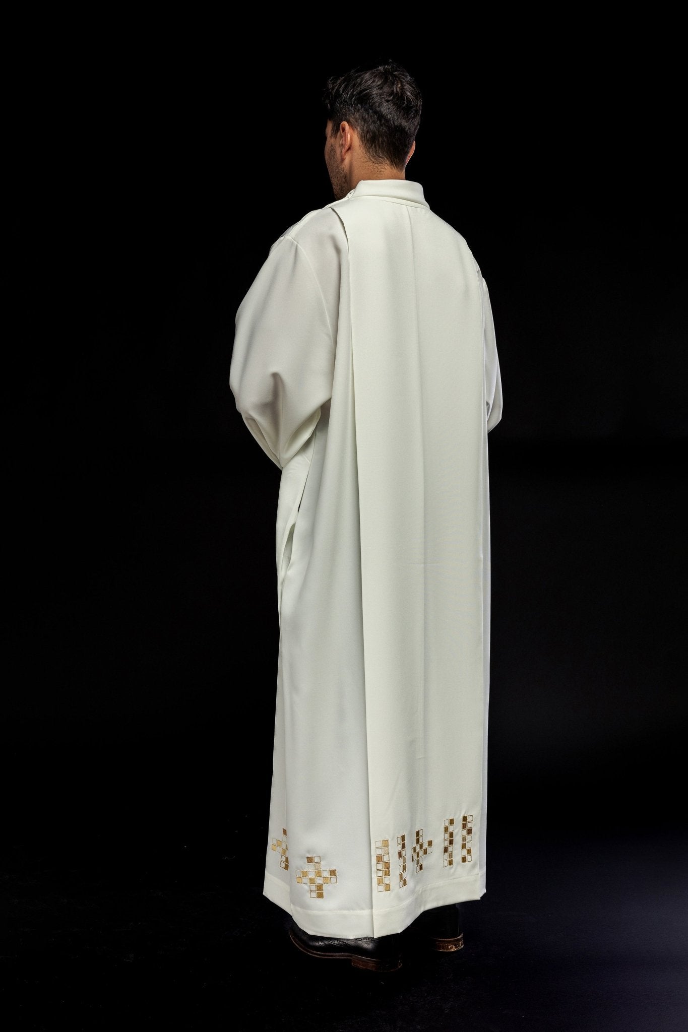 Priest alb in ecru with embroidered mosaic crosess S - 6051 - 05 145cm/176cm - HAFTINAUSA.COM