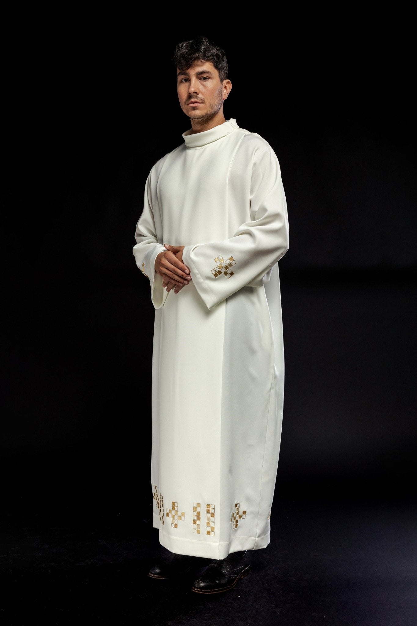 Priest alb in ecru with embroidered mosaic crosess S - 6051 - 05 145cm/176cm - HAFTINAUSA.COM