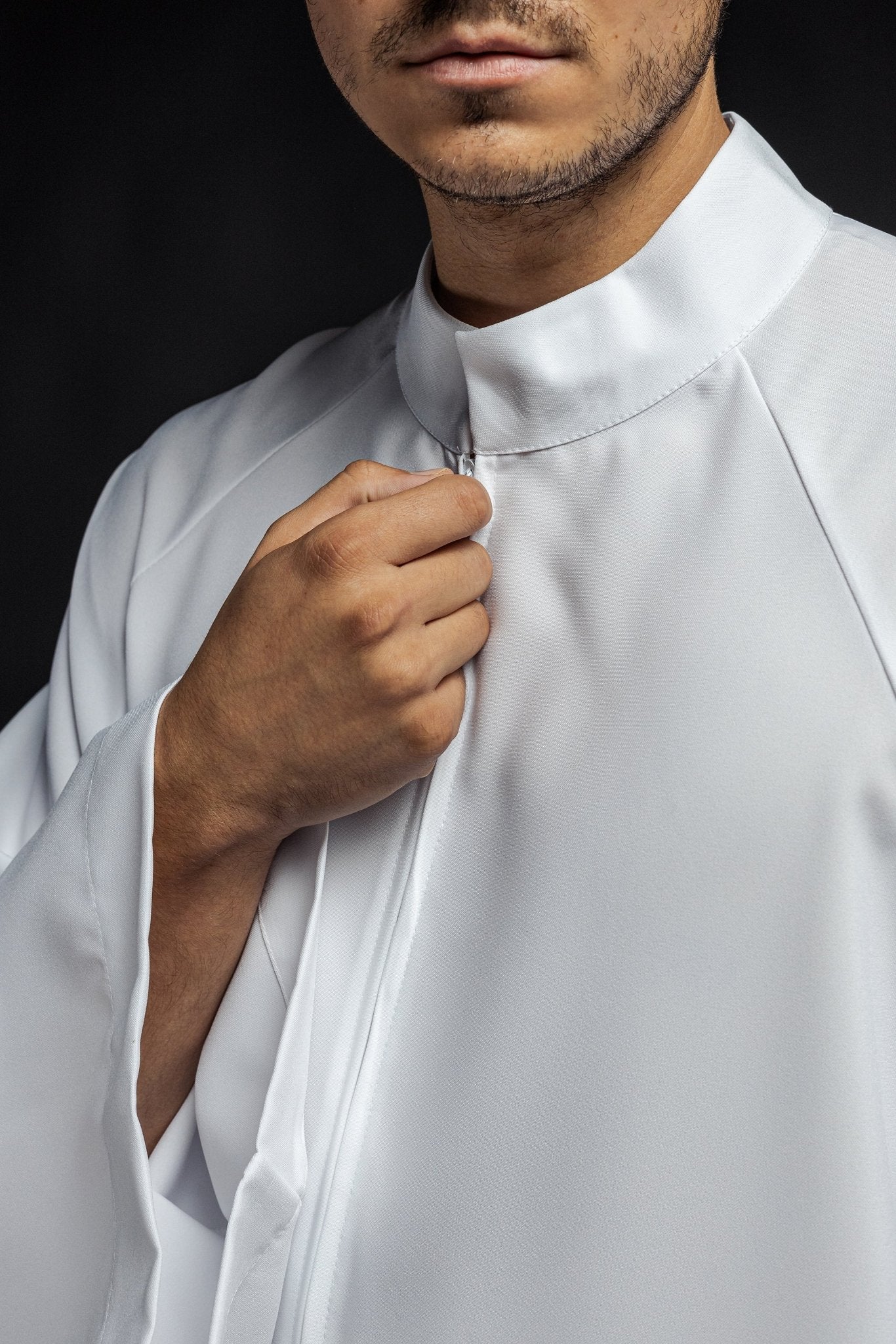 Priest alb in white with front zipper KAB/024/04/12 135cm/164cm - HAFTINAUSA.COM