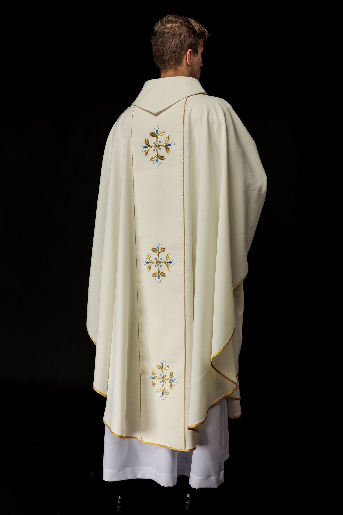 Priest chasuble in ivory with the image of Our Lady of Fatima KOW2/002/05/01 - HAFTINAUSA.COM