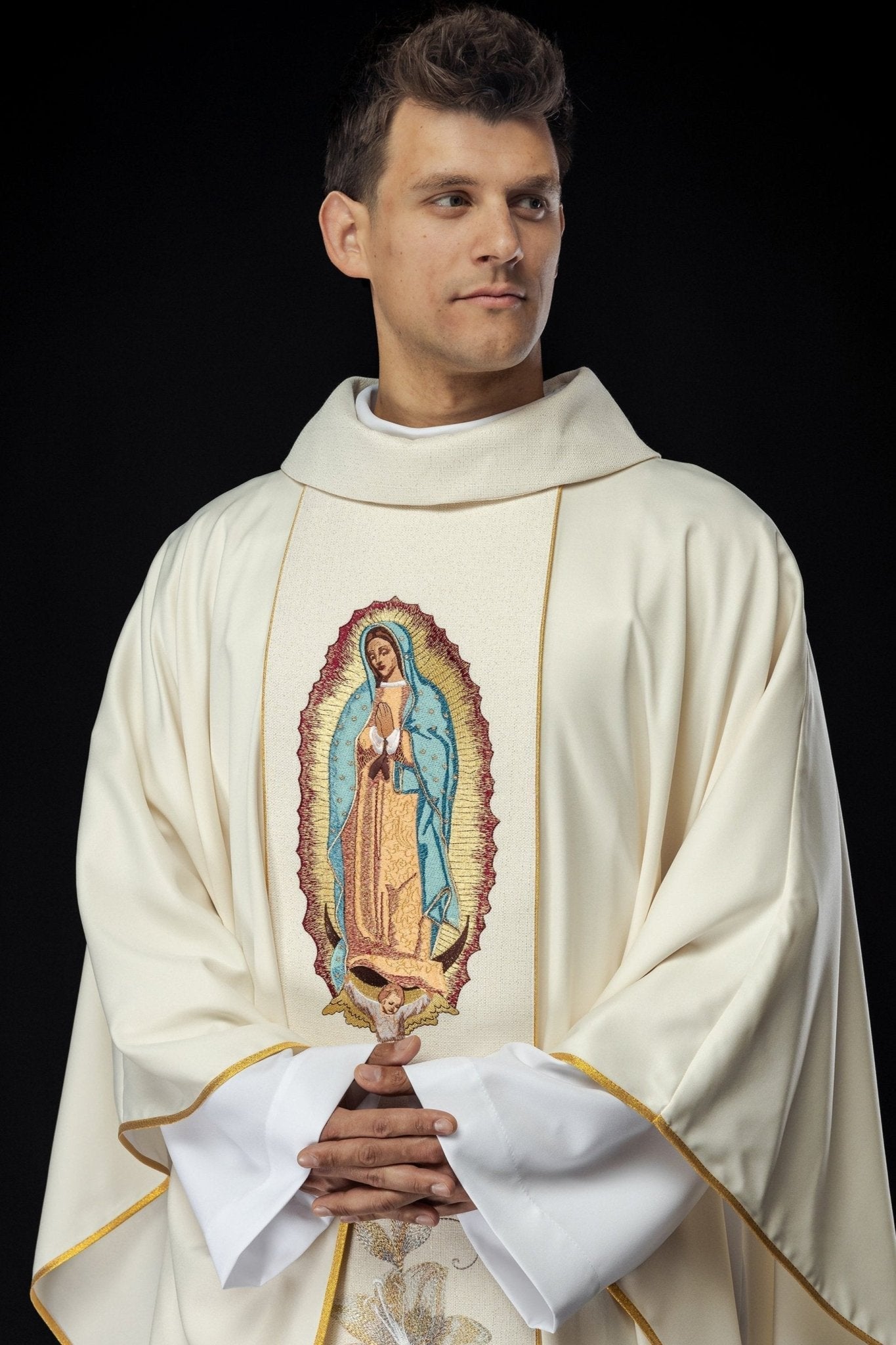 Priest chasuble with Our Lady of Guadalupe and floral embroidery KOW2/010/05/53 - HAFTINAUSA.COM