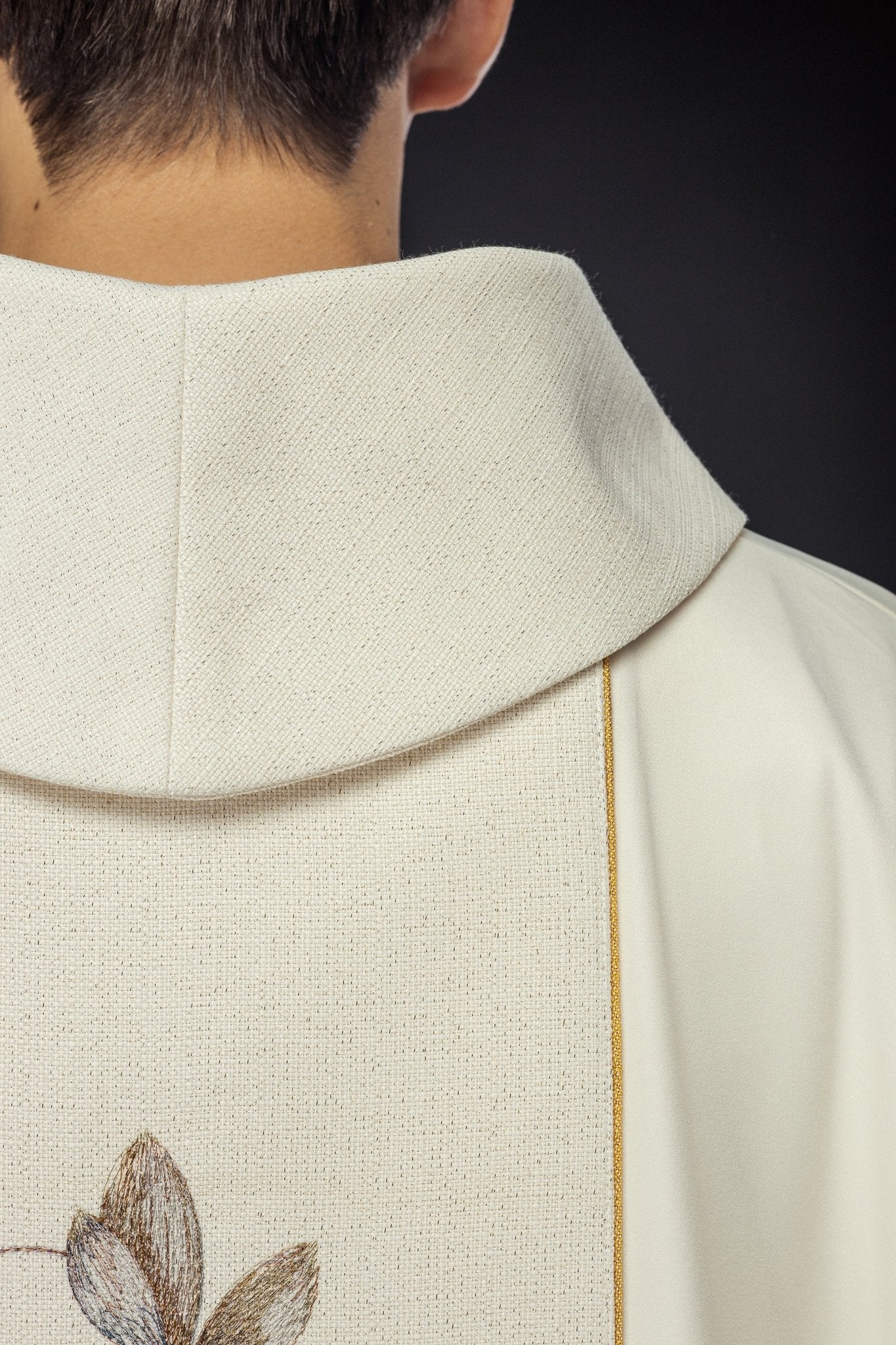 Priest chasuble with Our Lady of Guadalupe and floral embroidery KOW2/010/05/53 - HAFTINAUSA.COM