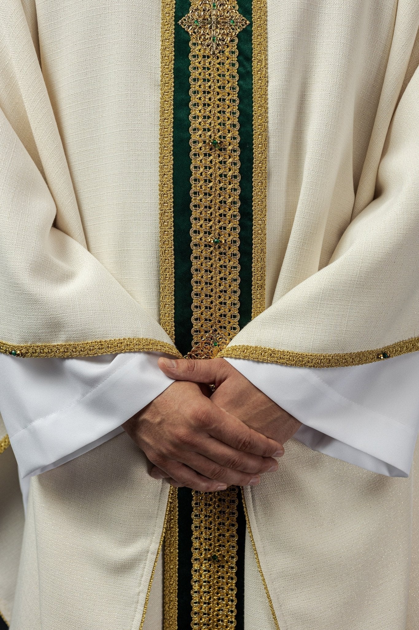 Priest vestment with green orphrey Handmade 7001 HM/7001/05/71/PA01 - HAFTINAUSA.COM
