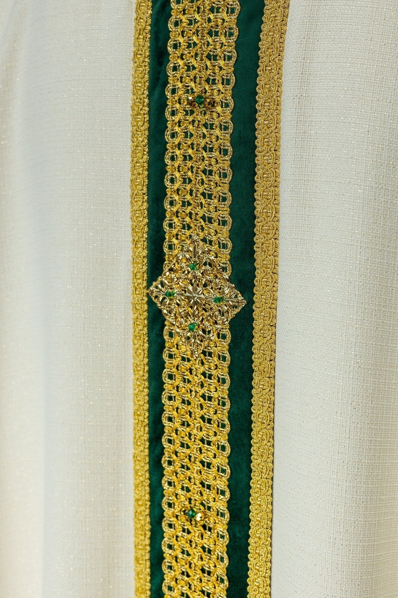 Priest vestment with green orphrey Handmade 7001 HM/7001/05/71/PA01 - HAFTINAUSA.COM