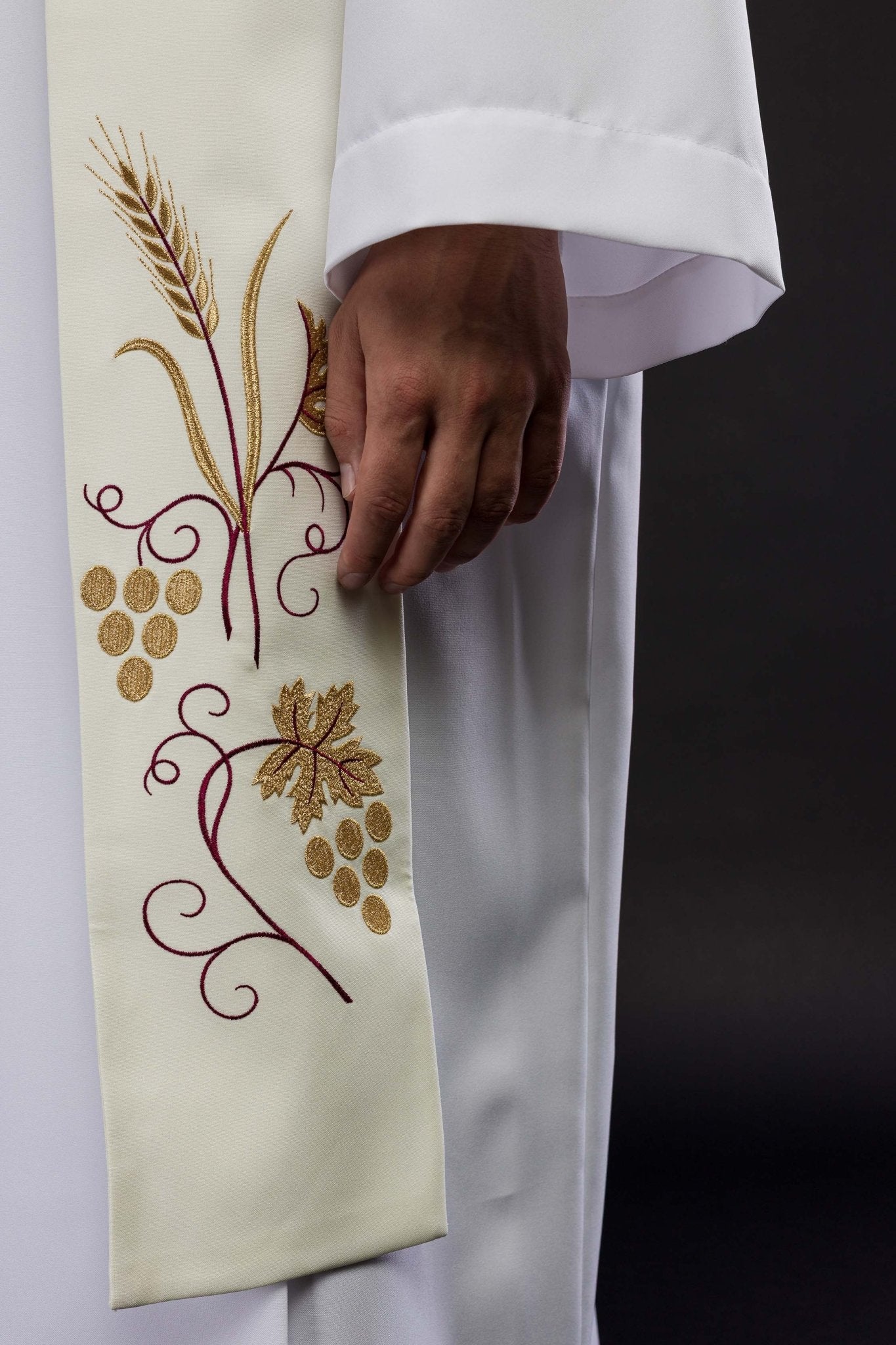 Priestly stole with grape and wheat embroidery in ecru KST/003/05/01 ECRU - HAFTINAUSA.COM