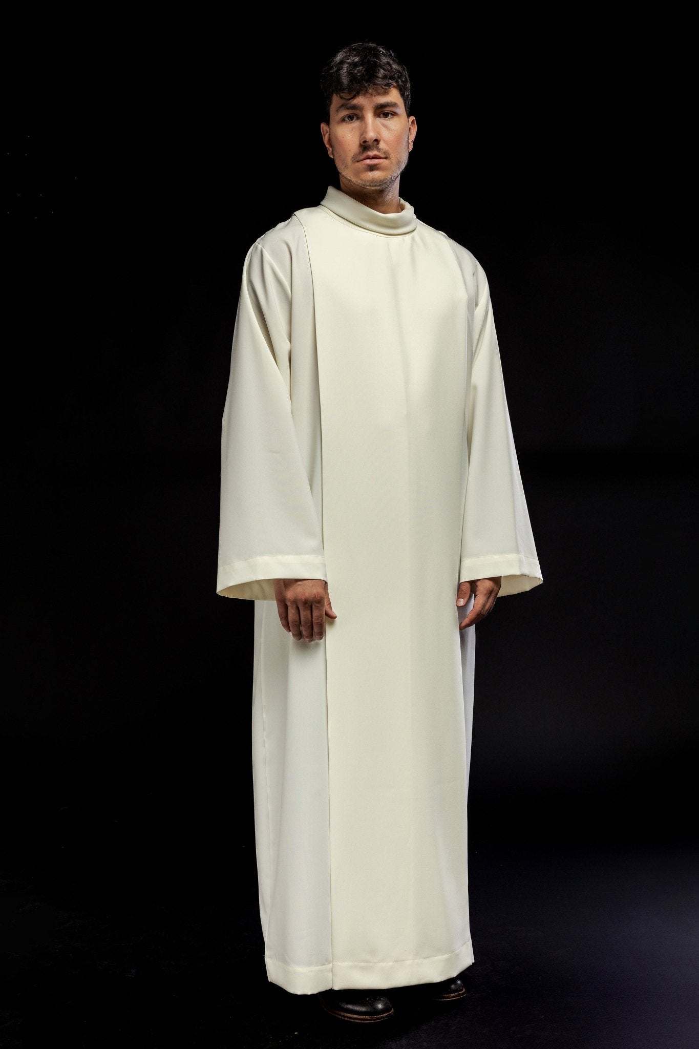 Priest's alb with neck collar in ivory KAB/022/05/12 135cm/164cm - HAFTINAUSA.COM