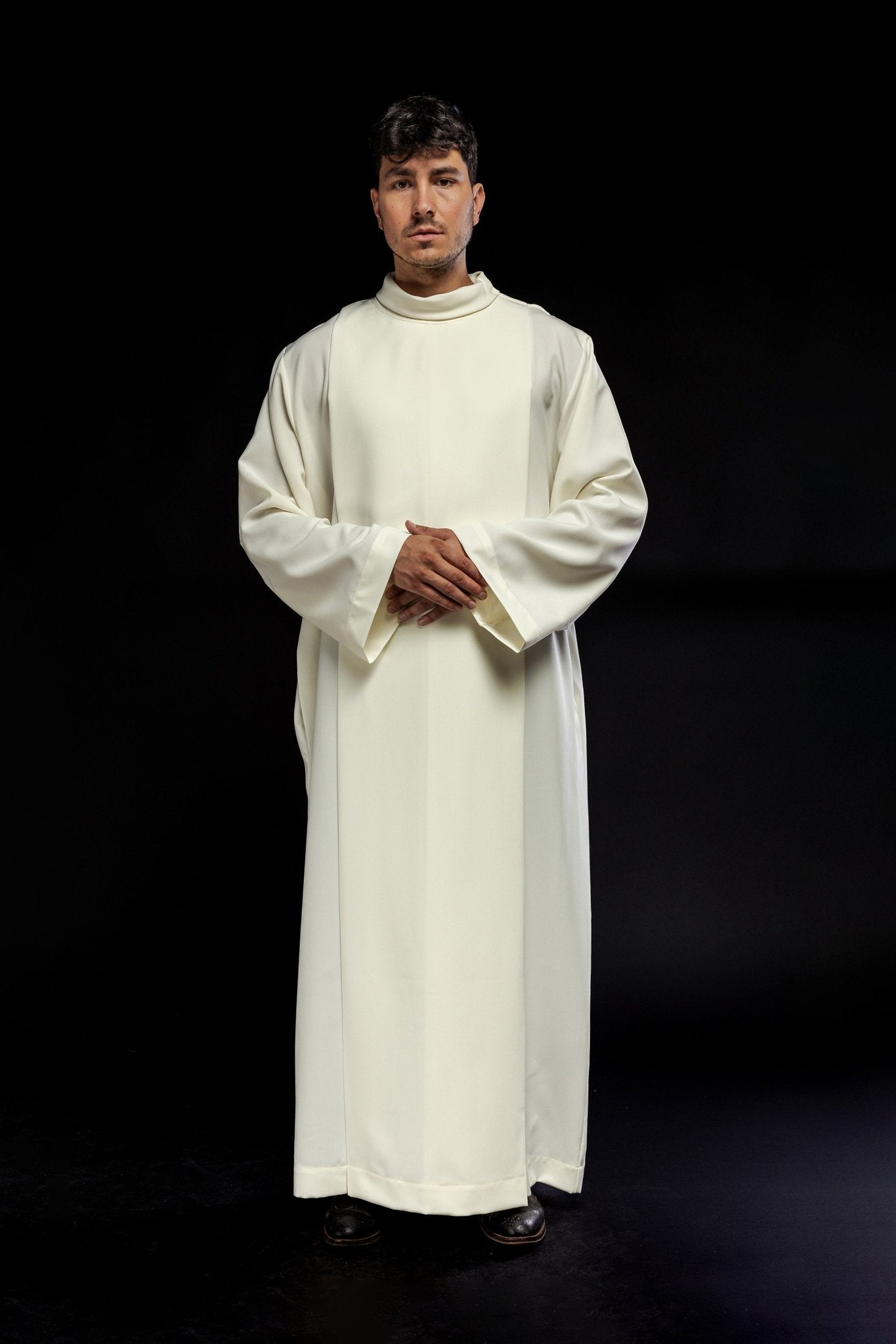 Priest's alb with neck collar in ivory KAB/022/05/12 135cm/164cm - HAFTINAUSA.COM