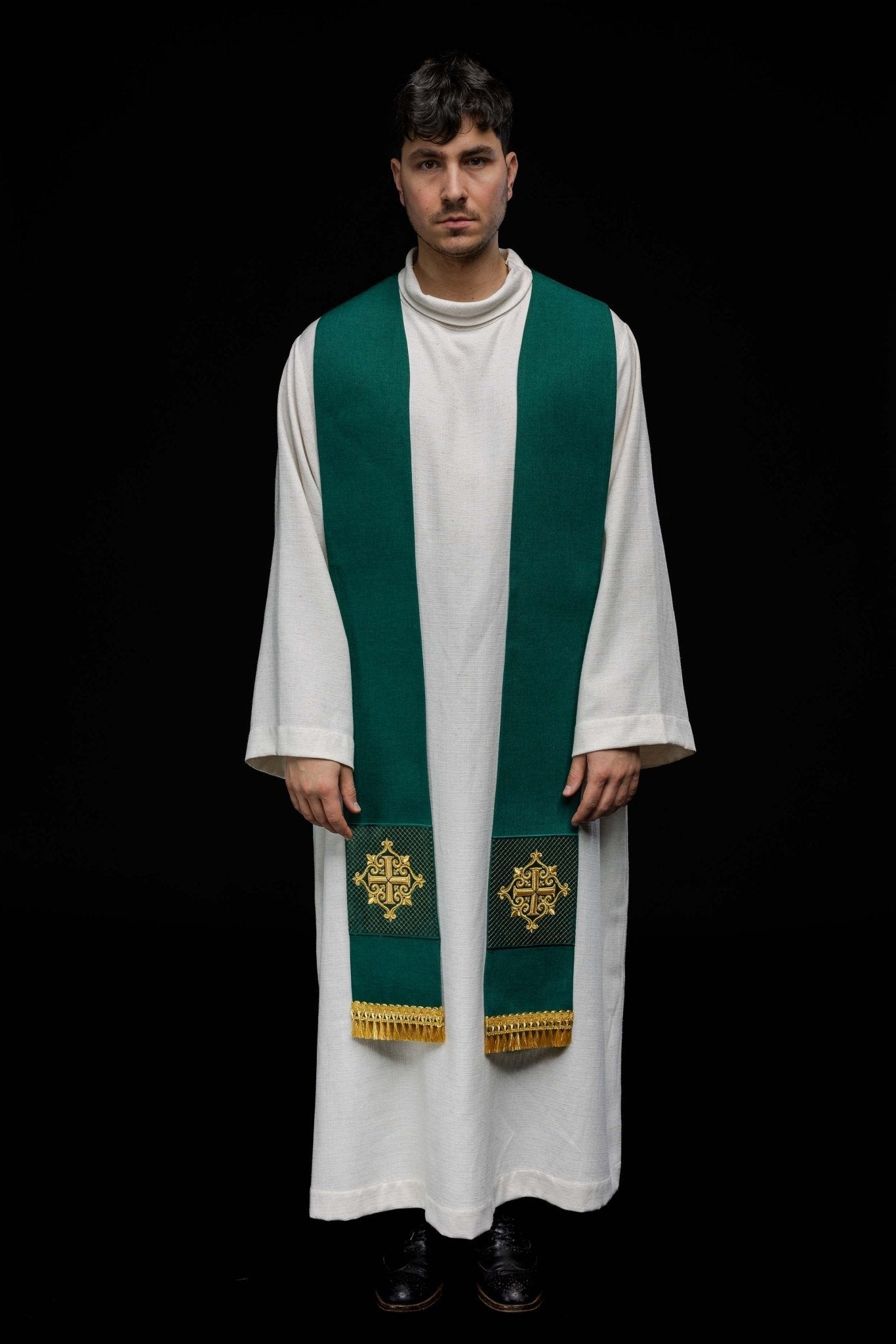 Priests stole made of green velvet LE/2029/01 - HAFTINAUSA.COM