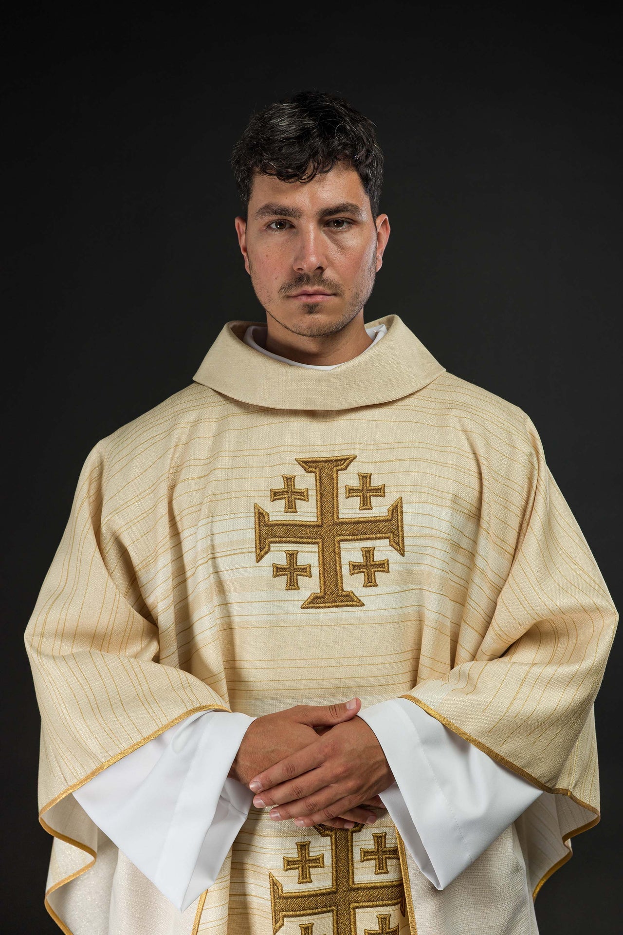 Printed Chasuble with Jerusalem Cross – Ecru KOD/7001/05/40 - CHASUBLES.COM