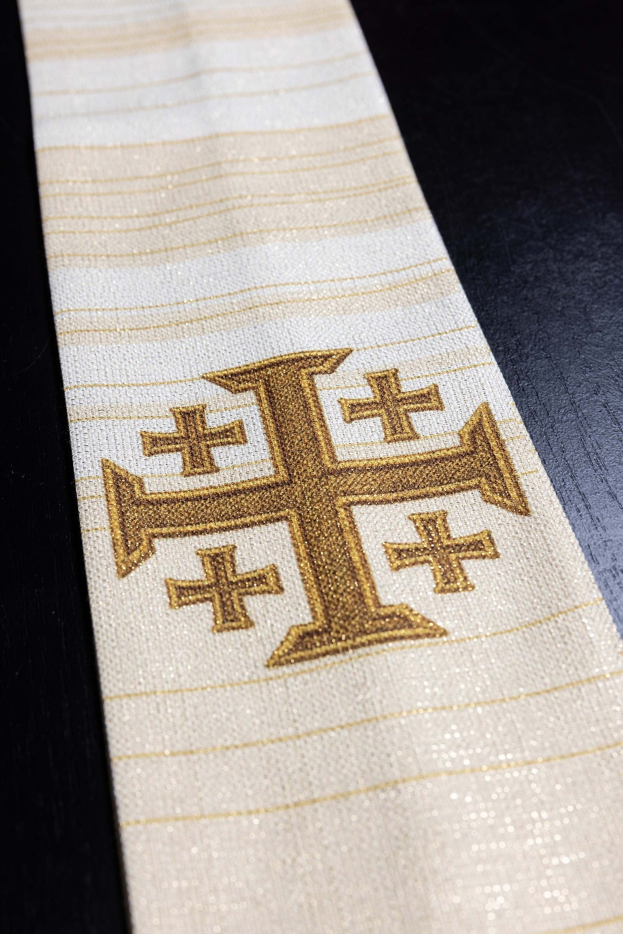 Printed Chasuble with Jerusalem Cross – Ecru KOD/7001/05/40 - CHASUBLES.COM