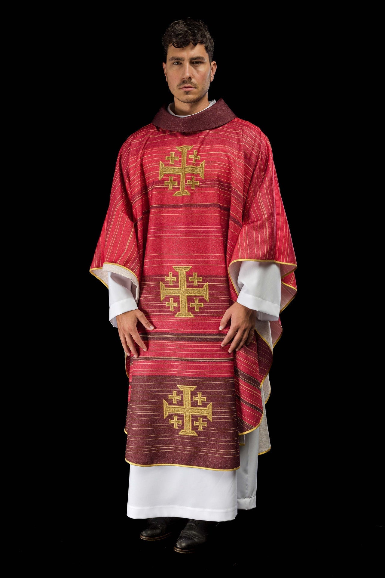 Printed Chasuble with Jerusalem Cross – Red KOD/7001/02/40 - CHASUBLES.COM