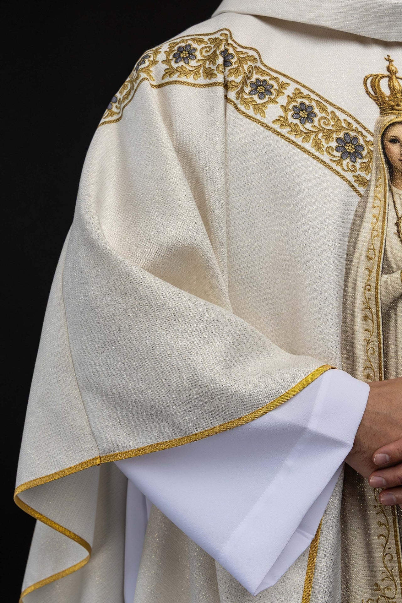 Printed chasuble with the image of Our Lady of Fátima KOD/7011/05/40 - CHASUBLES.COM
