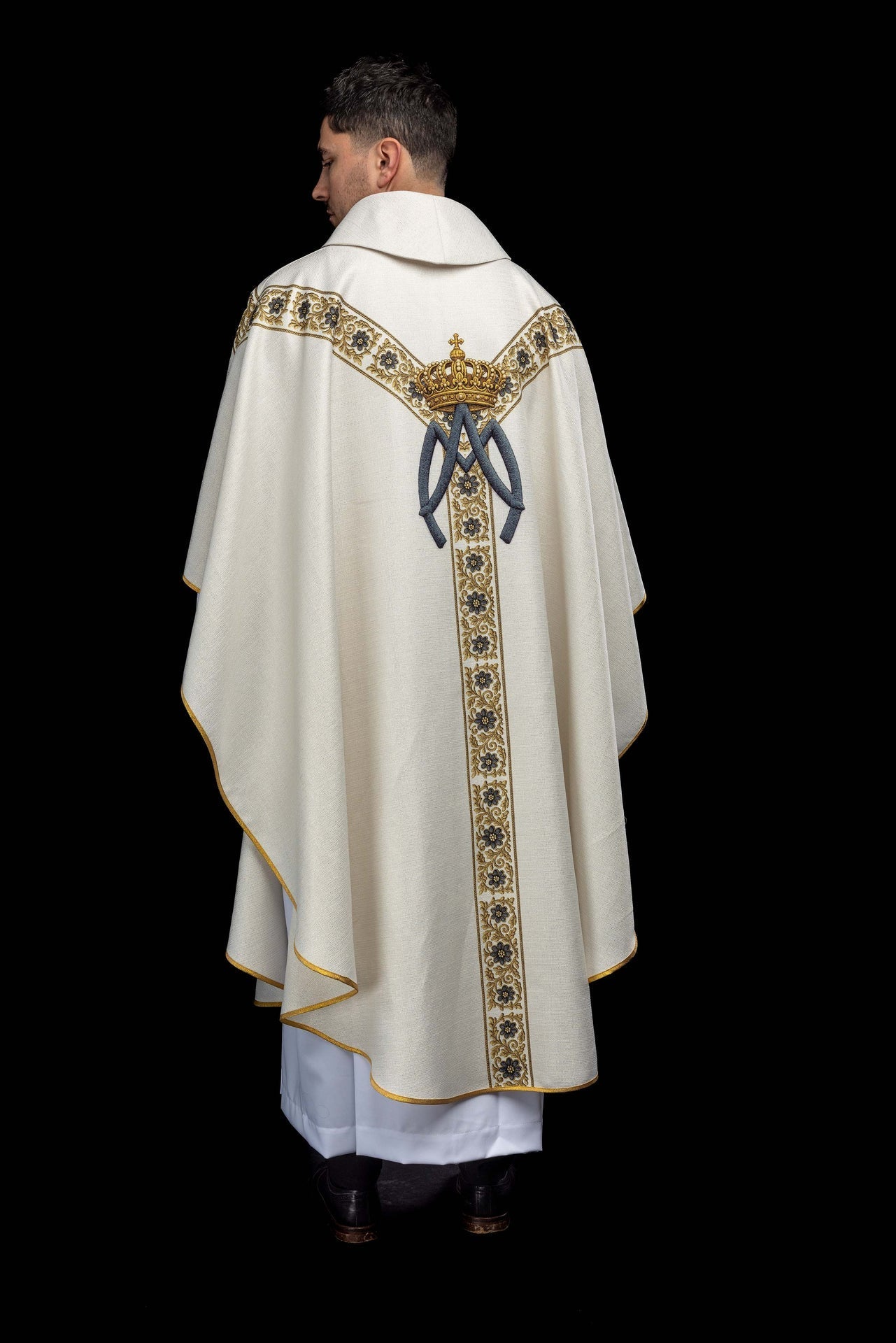 Printed chasuble with the image of Our Lady of Mount Carmel KOD/7004/05/40 - CHASUBLES.COM