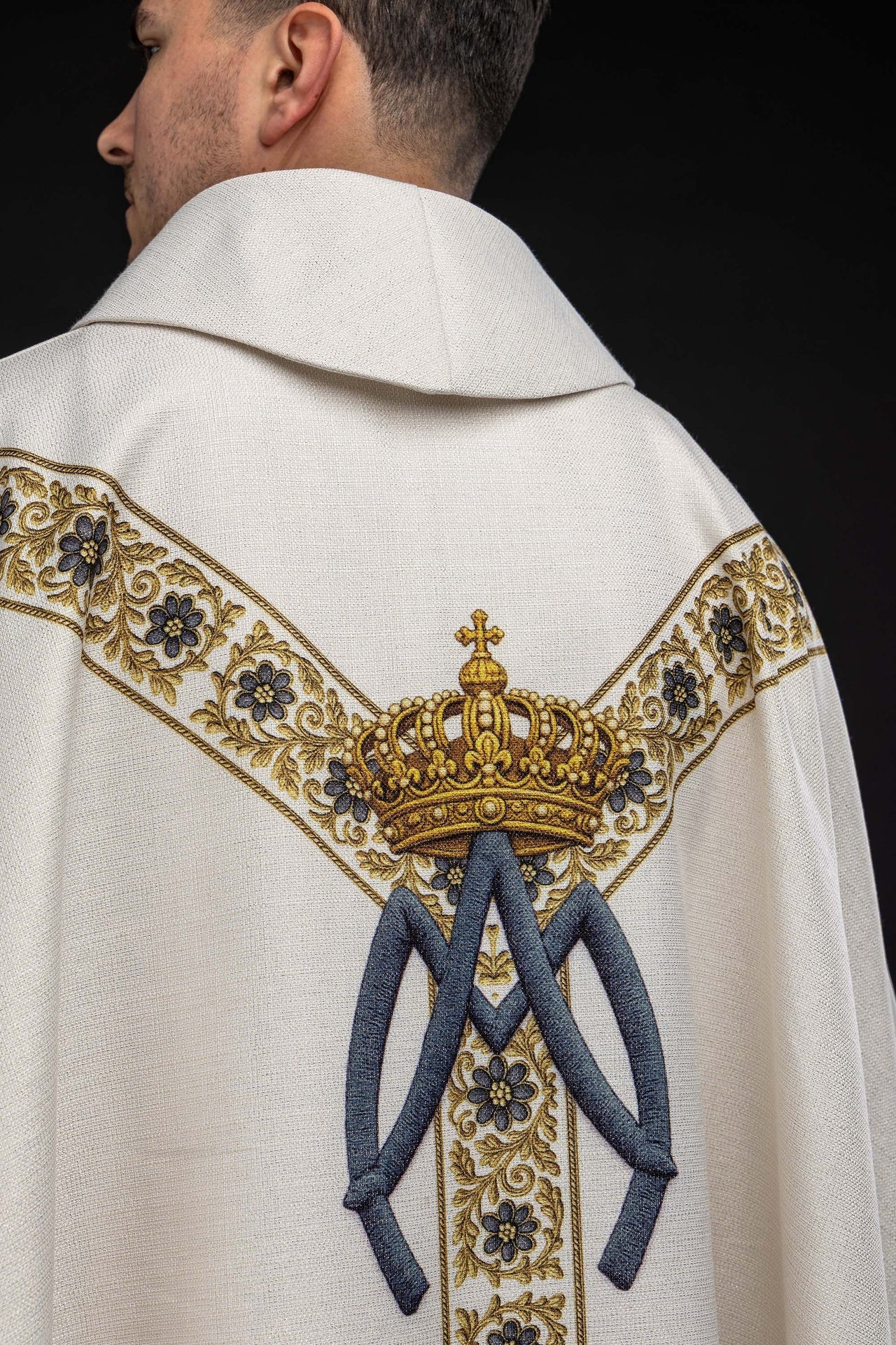 Printed chasuble with the image of Our Lady of Mount Carmel KOD/7004/05/40 - CHASUBLES.COM