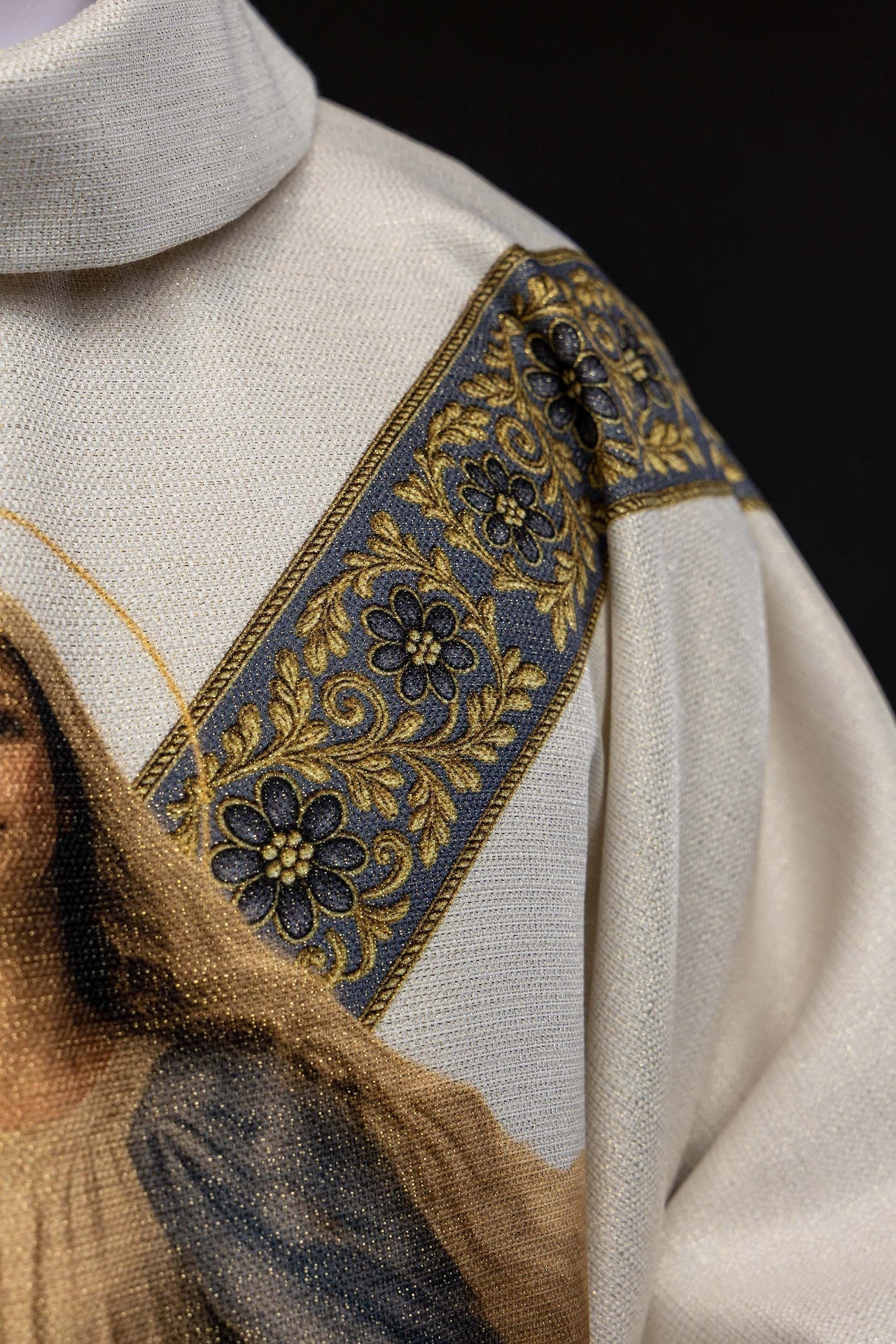 Printed chasuble with the image of Our Lady of the Assumption KOD/7008/05/40 - CHASUBLES.COM