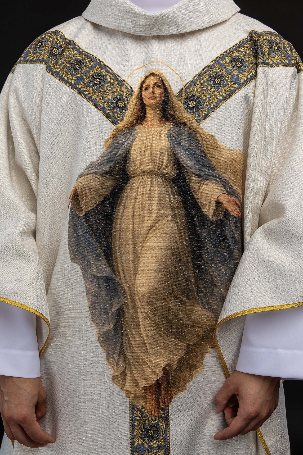 Printed chasuble with the image of Our Lady of the Assumption KOD/7008/05/40 - CHASUBLES.COM
