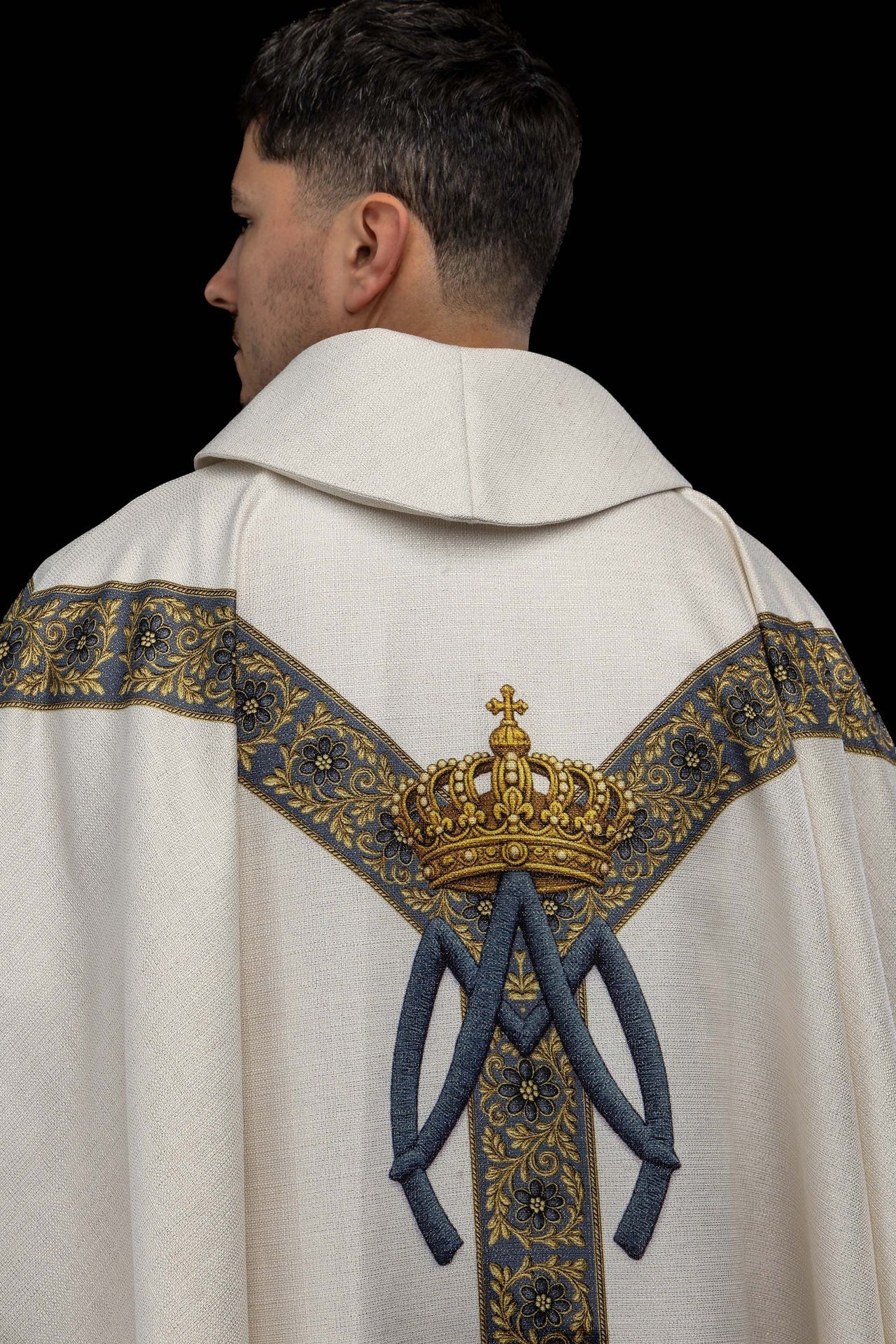 Printed chasuble with the image of Our Lady of the Assumption KOD/7008/05/40 - CHASUBLES.COM