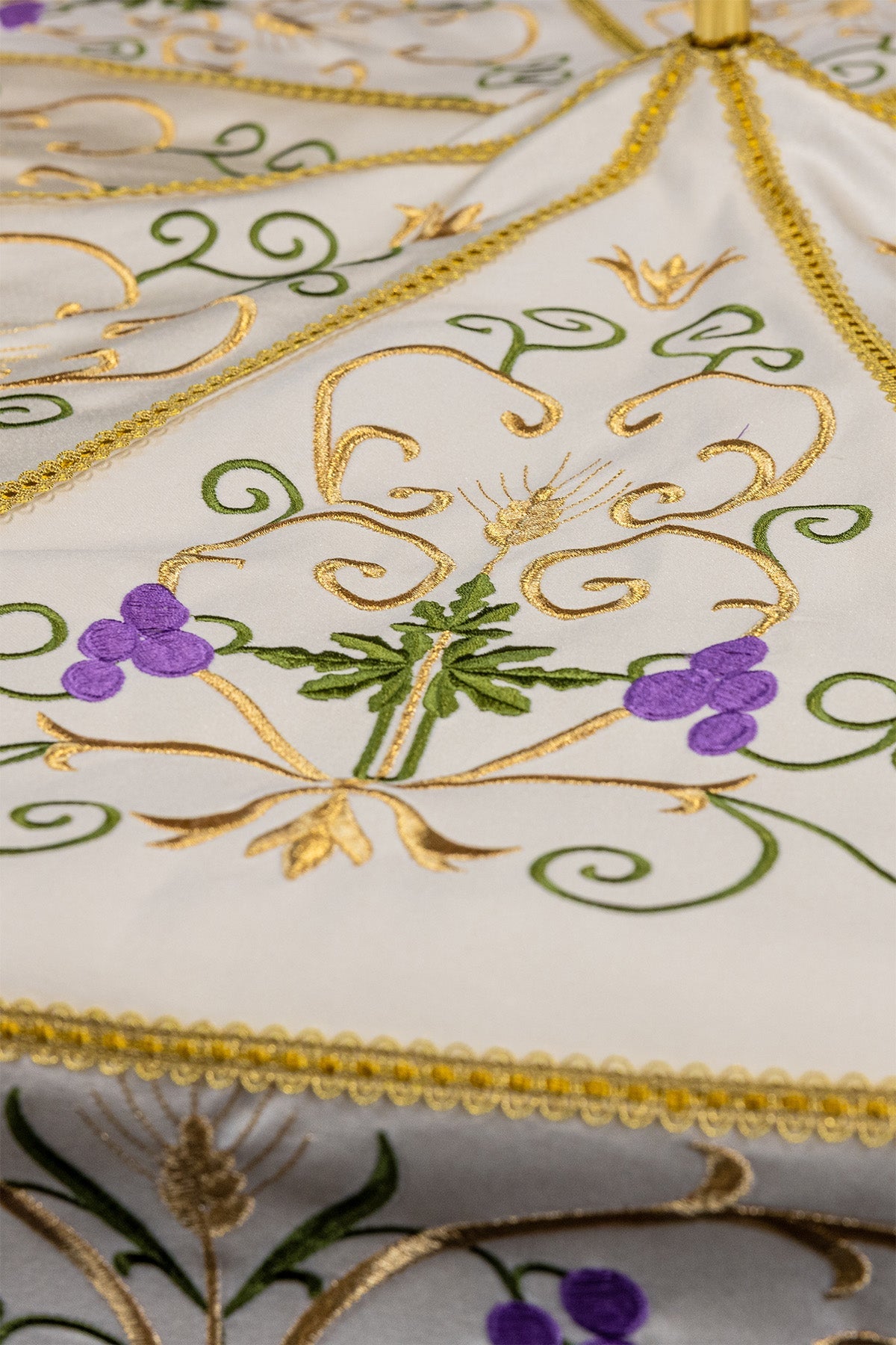 Processional Umbrella with floral motifs KPP/002/05/20 o 100cm ECRU SAT. - CHASUBLES.COM