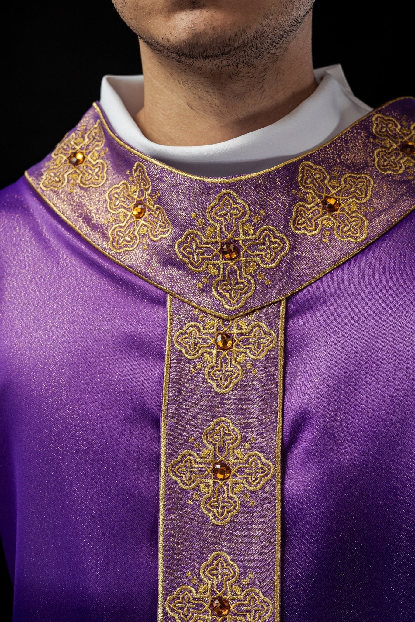 Purple catlholic chasuble with embroidered belt and collar decorated with stones S - 7056 - 03 - 54 - HAFTINAUSA.COM