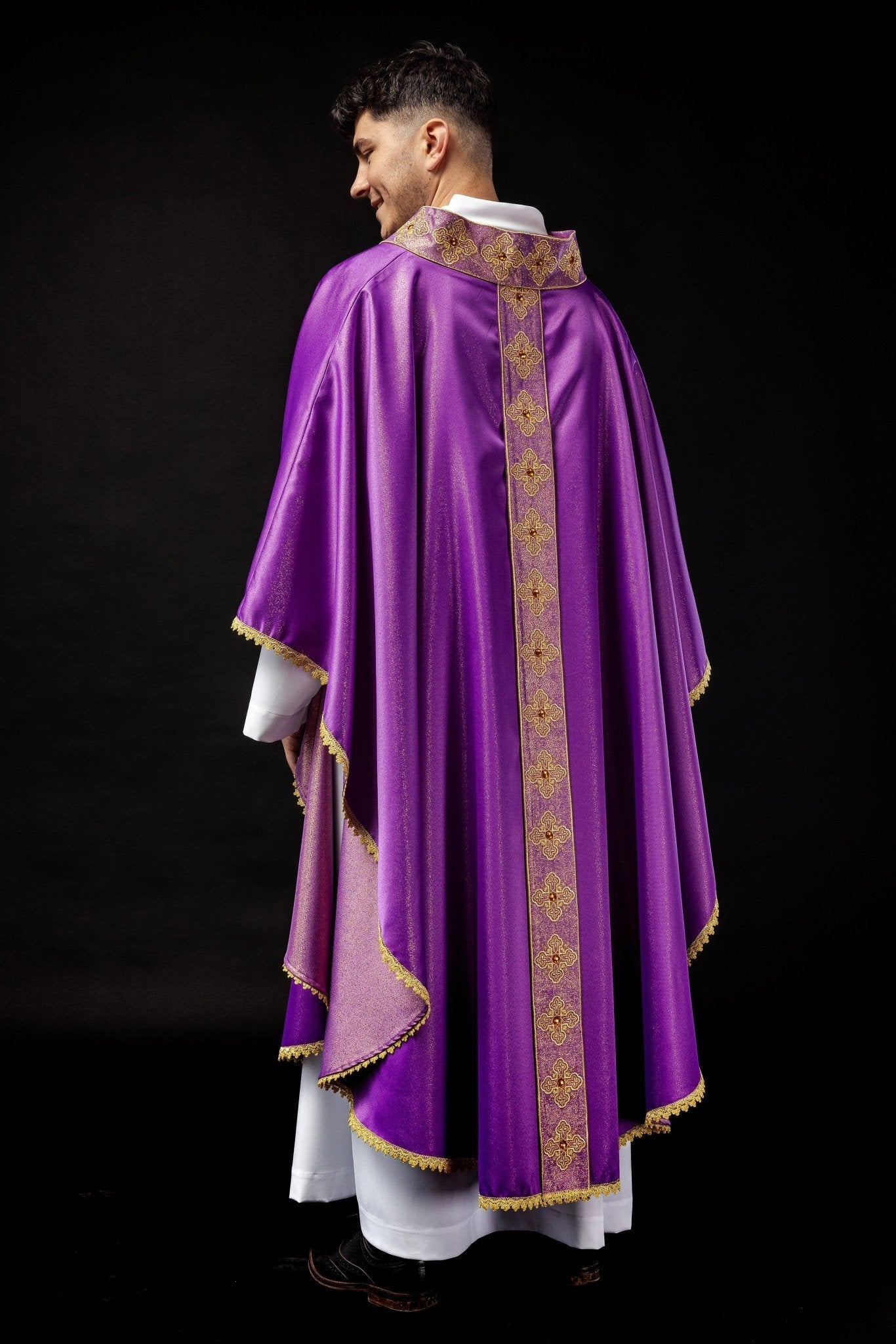 Purple catlholic chasuble with embroidered belt and collar decorated with stones S - 7056 - 03 - 54 - HAFTINAUSA.COM