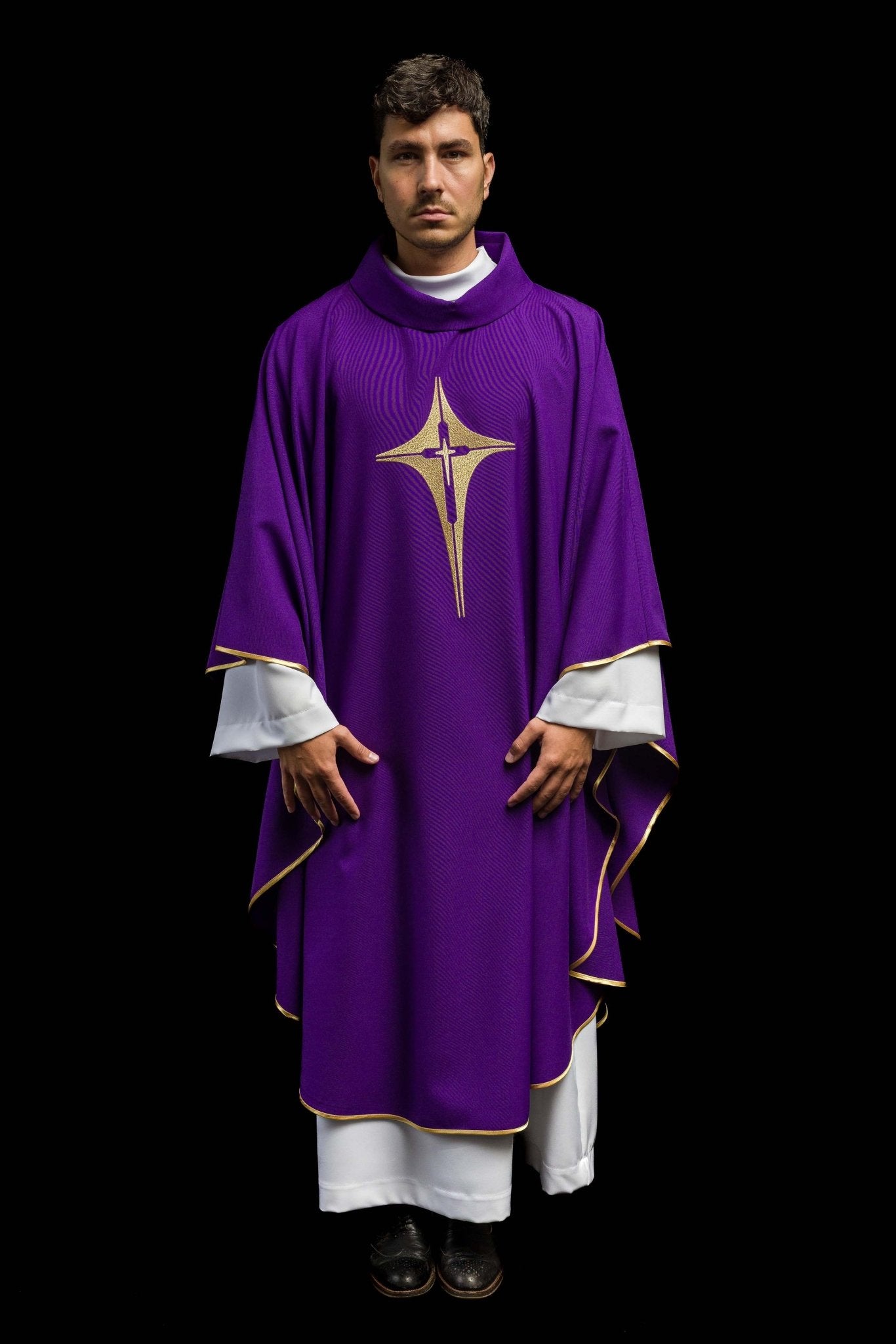 Purple chasuble embroidered with cross motif KOR/002/03/12 FIOLET - CHASUBLES.COM