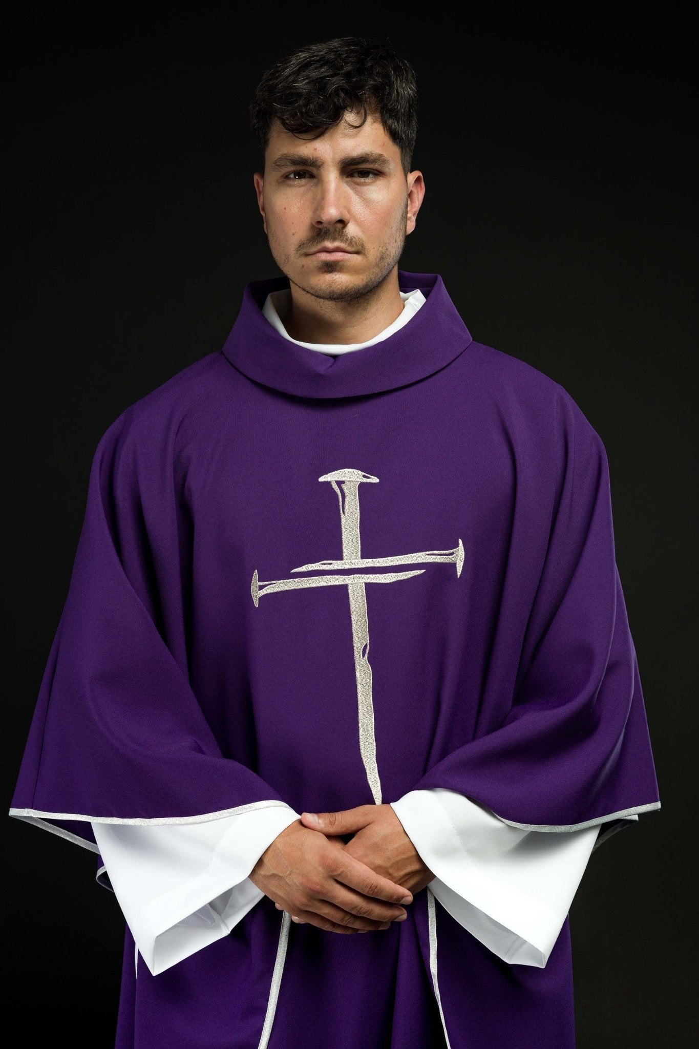 Purple Chasuble with a Cross KOR/225/03/12 FIOLET - CHASUBLES.COM