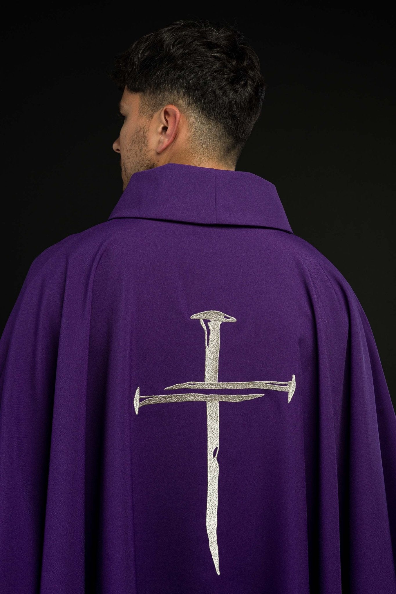 Purple Chasuble with a Cross KOR/225/03/12 FIOLET - CHASUBLES.COM