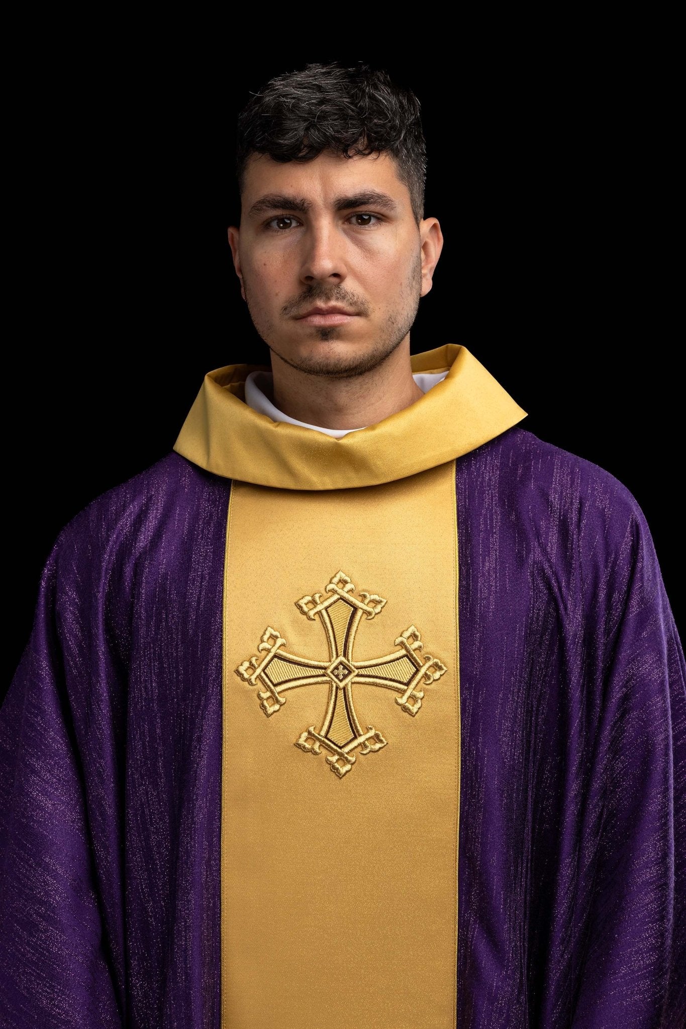 Purple chasuble with an embroidered cross motif and band on decorative fabric LE/7034/03 - CHASUBLES.COM