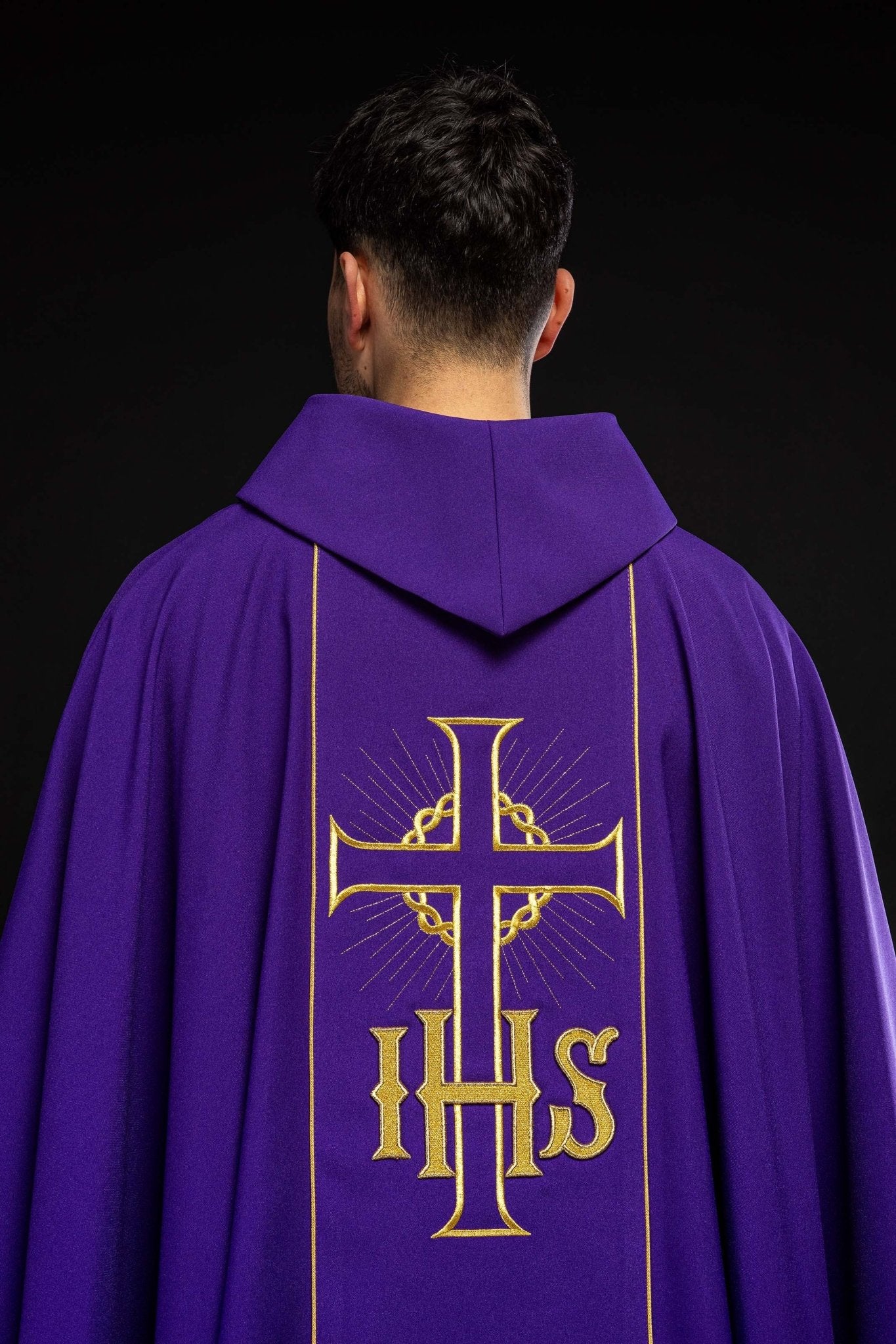 Purple chasuble with cross symbol and grapes KOR/214/03/01 FIOLET - HAFTINAUSA.COM