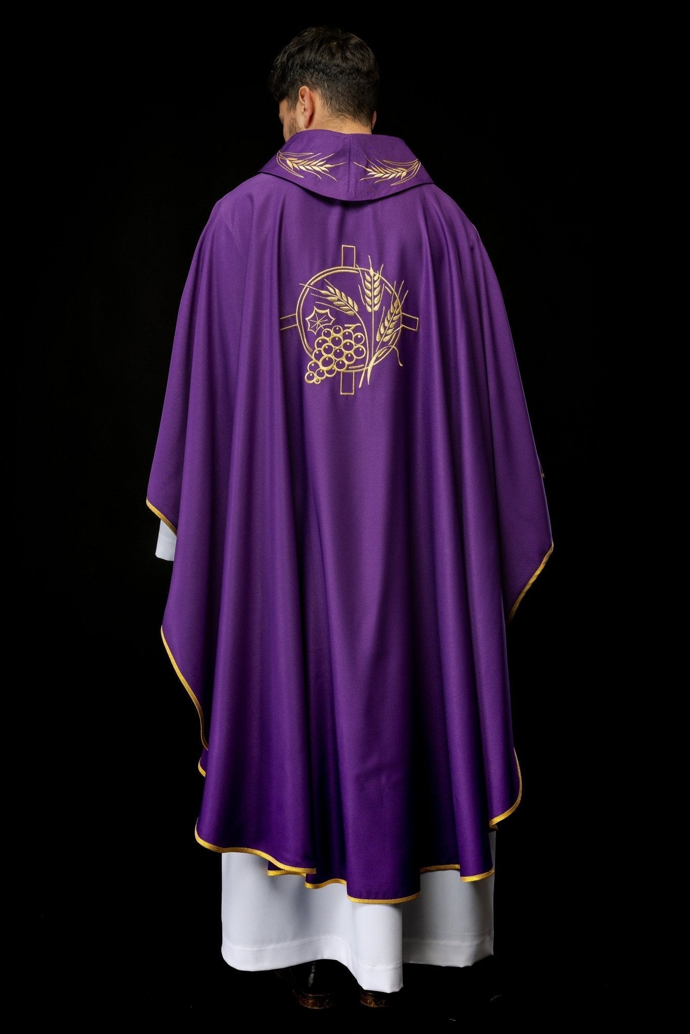 Purple chasuble with decorated collar, cross and wheat embroidery S - 7054 - 03 - 53 - HAFTINAUSA.COM