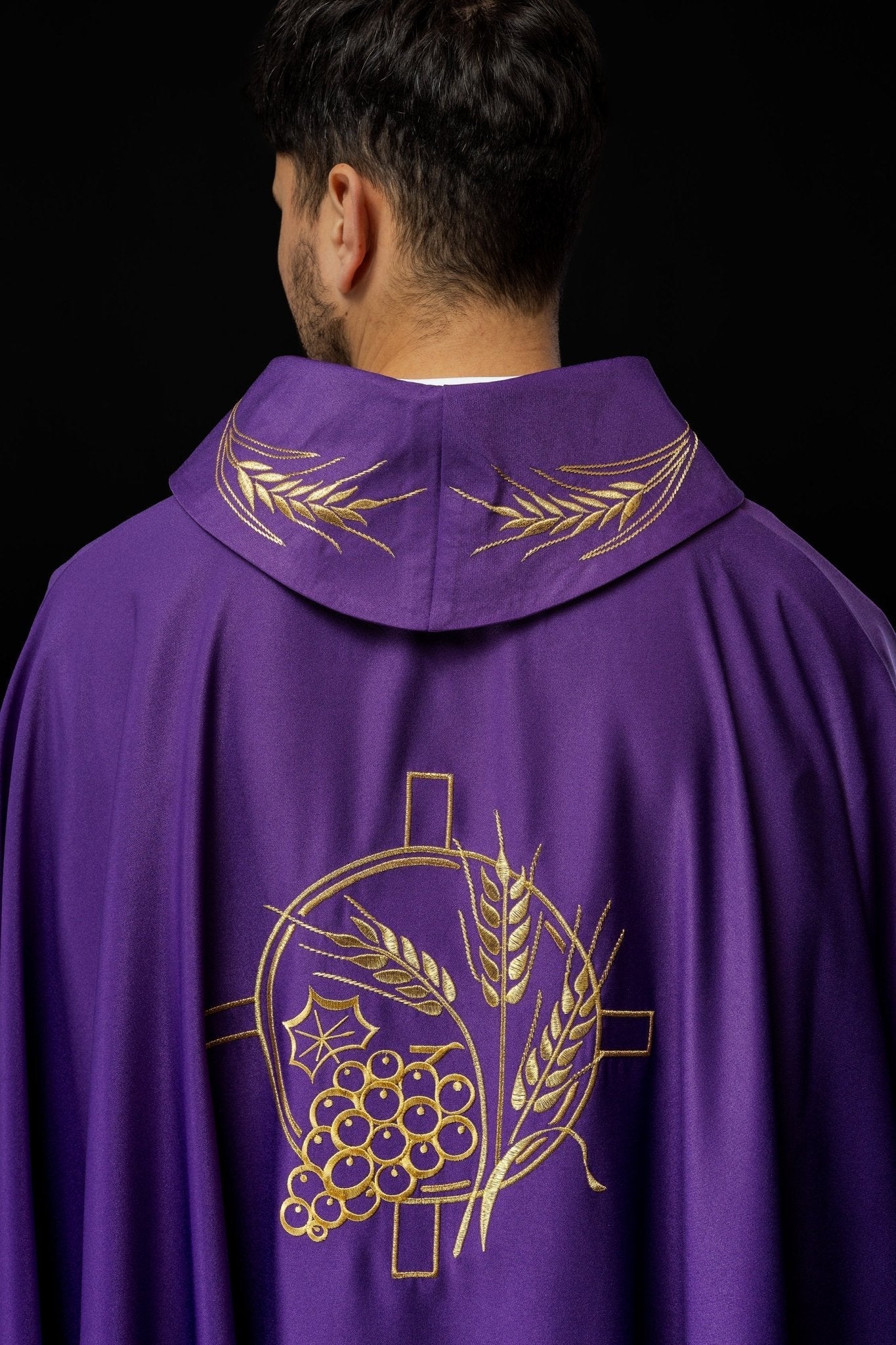 Purple chasuble with decorated collar, cross and wheat embroidery S - 7054 - 03 - 53 - HAFTINAUSA.COM