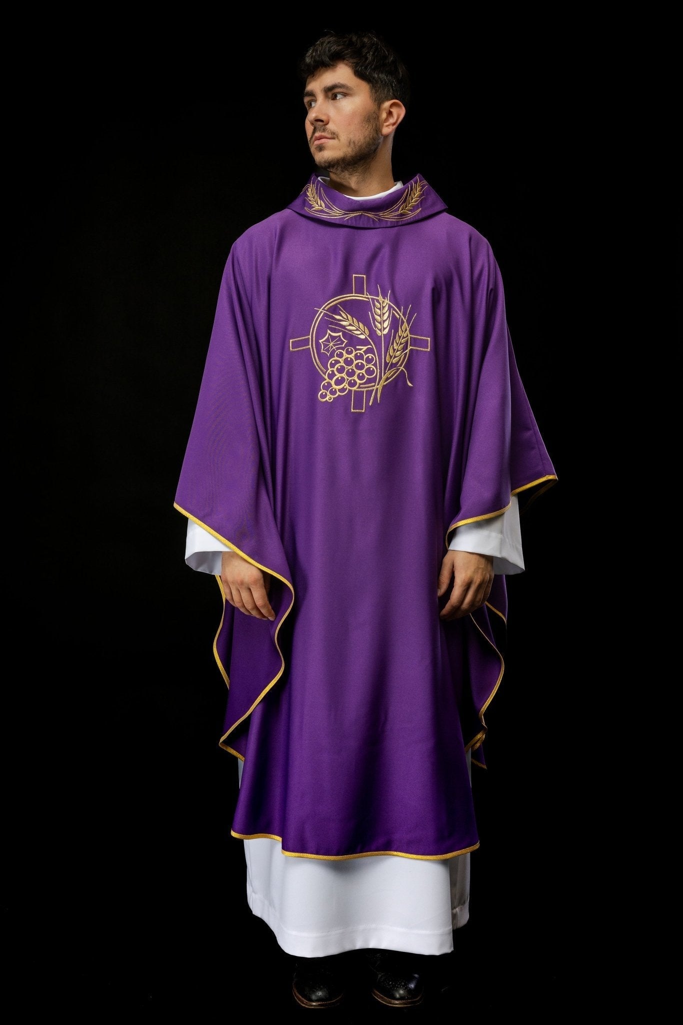 Purple chasuble with decorated collar, cross and wheat embroidery S - 7054 - 03 - 53 - HAFTINAUSA.COM