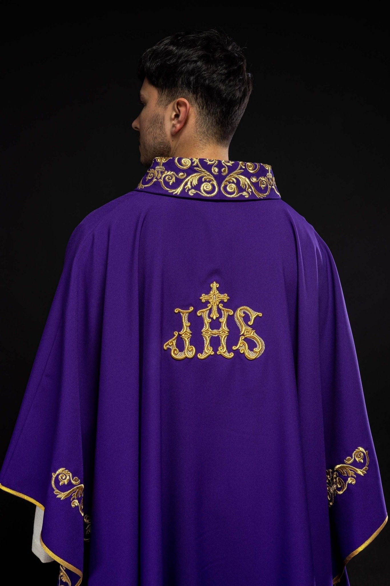 Purple chasuble with IHS embroidery KOR/157/03/01 FIOLET - HAFTINAUSA.COM