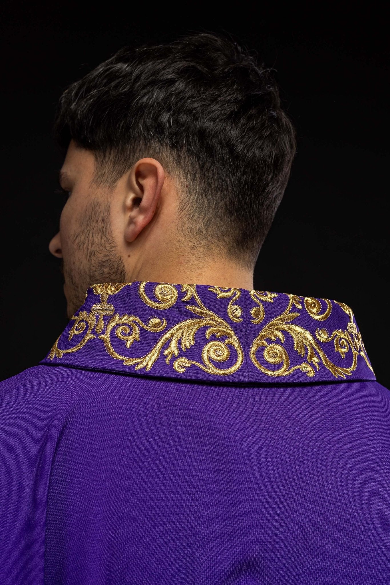 Purple chasuble with IHS embroidery KOR/157/03/01 FIOLET - HAFTINAUSA.COM