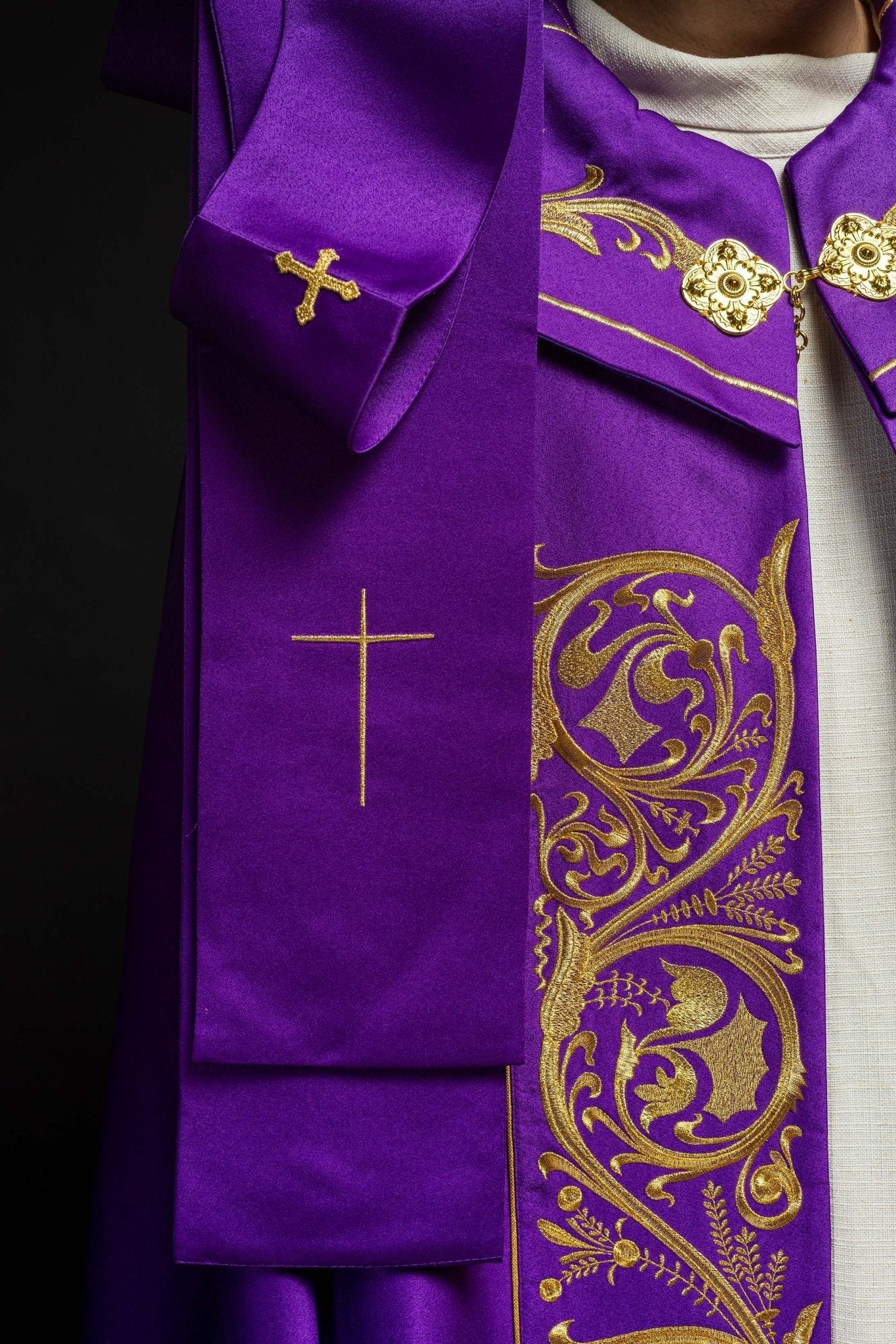 Purple church cope with gold IHS monogram KKP/009/03/20 FIOLET SAT. POMPON 145 cm - HAFTINAUSA.COM