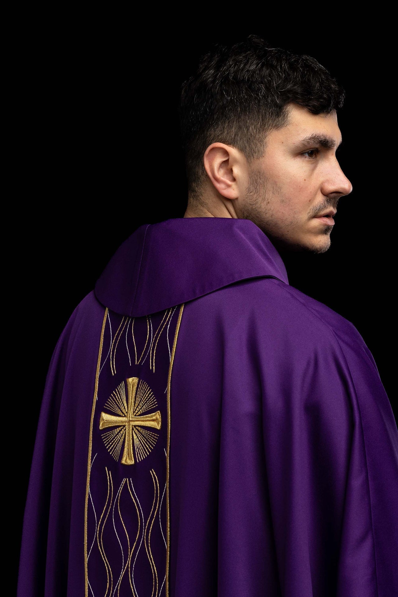 Purple cross - embroidered chasuble KOR/277/03/53 - CHASUBLES.COM