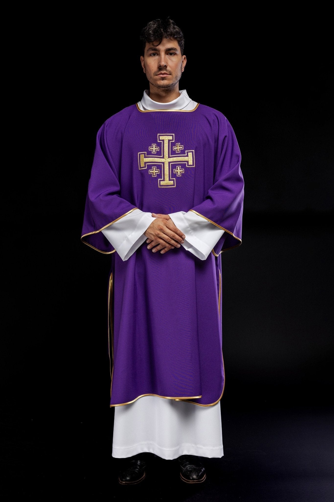 Purple dalmatic with embroidered gold crosses KDL/022/03/12/D - HAFTINAUSA.COM