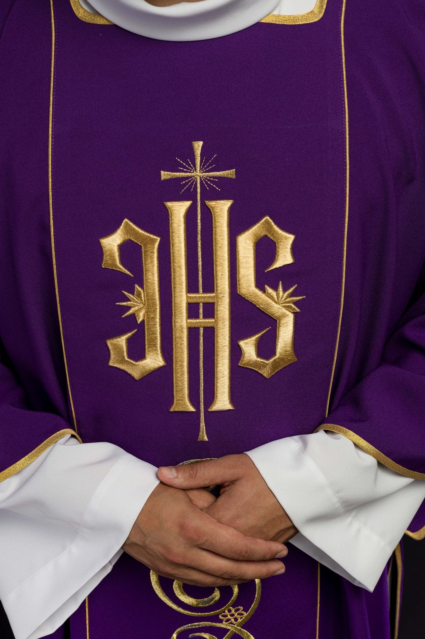 Purple dalmatic with embroidered IHS band KDL/031/03/01/A FIOLETOWY DALMATYK - HAFTINAUSA.COM