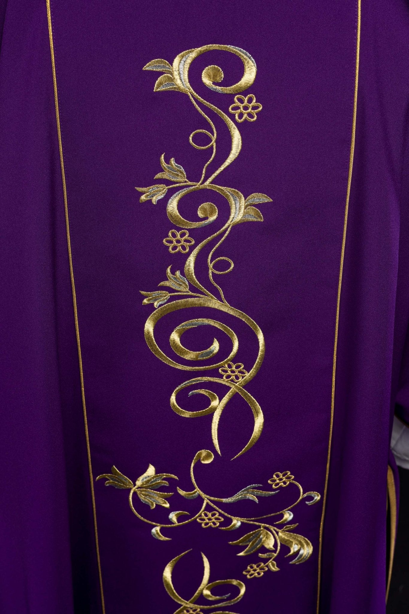 Purple dalmatic with embroidered IHS band KDL/031/03/01/A FIOLETOWY DALMATYK - HAFTINAUSA.COM
