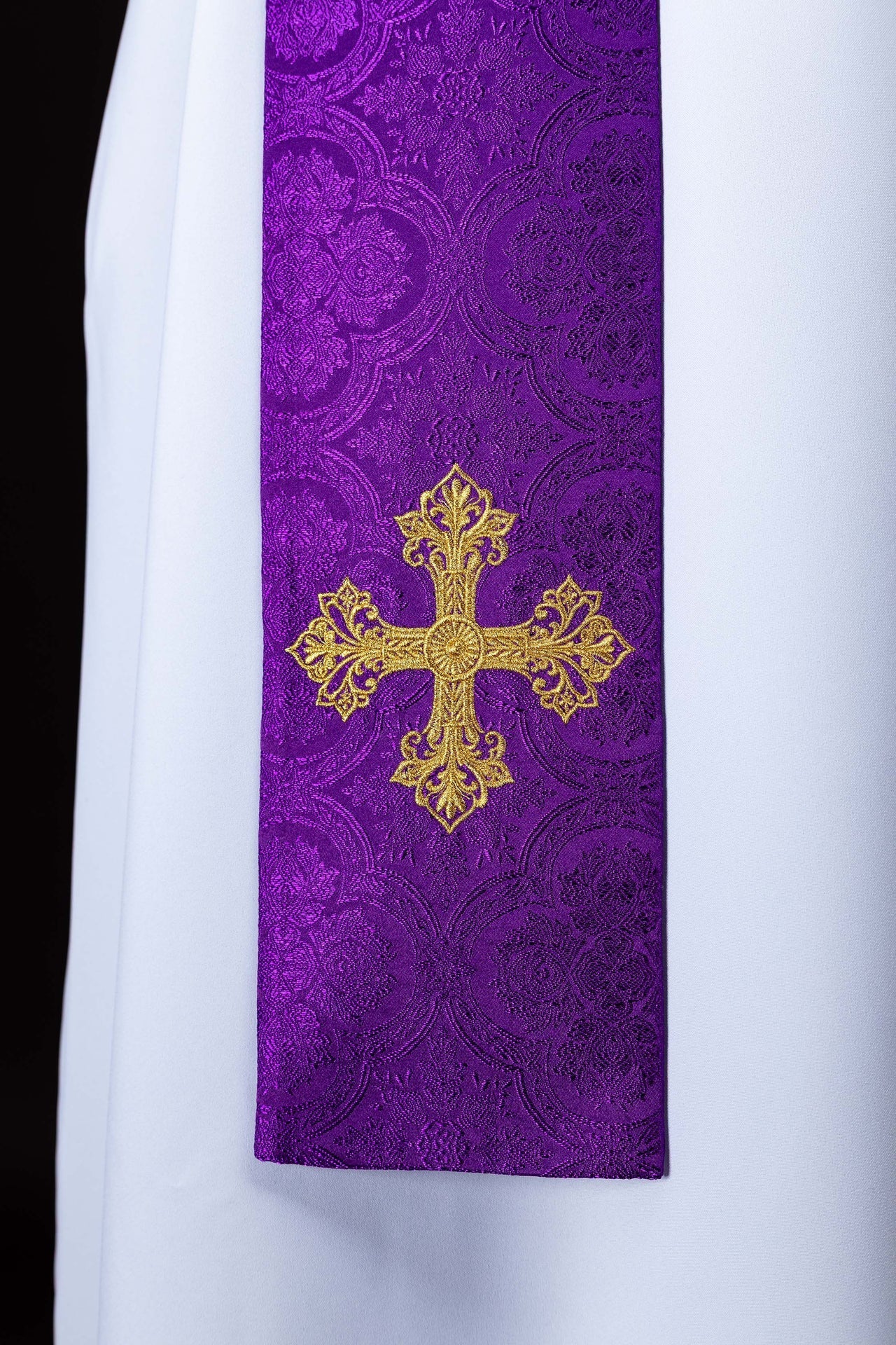 Purple jacquard stole embroidered with a cross motif KST/967/03/11 - CHASUBLES.COM