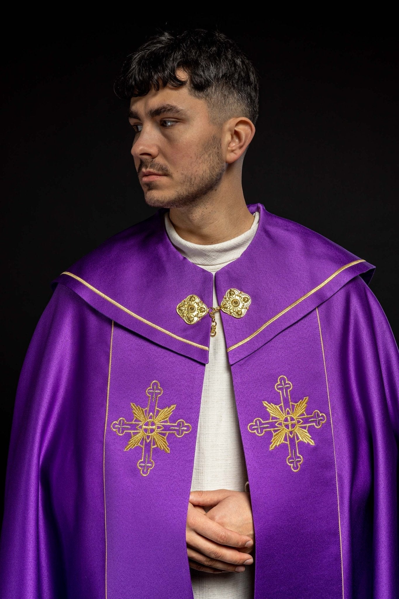 Purple liturgical cope with JHS symbol KKP/023/03/20 FIOLET SAT. POMPON 145cm - HAFTINAUSA.COM