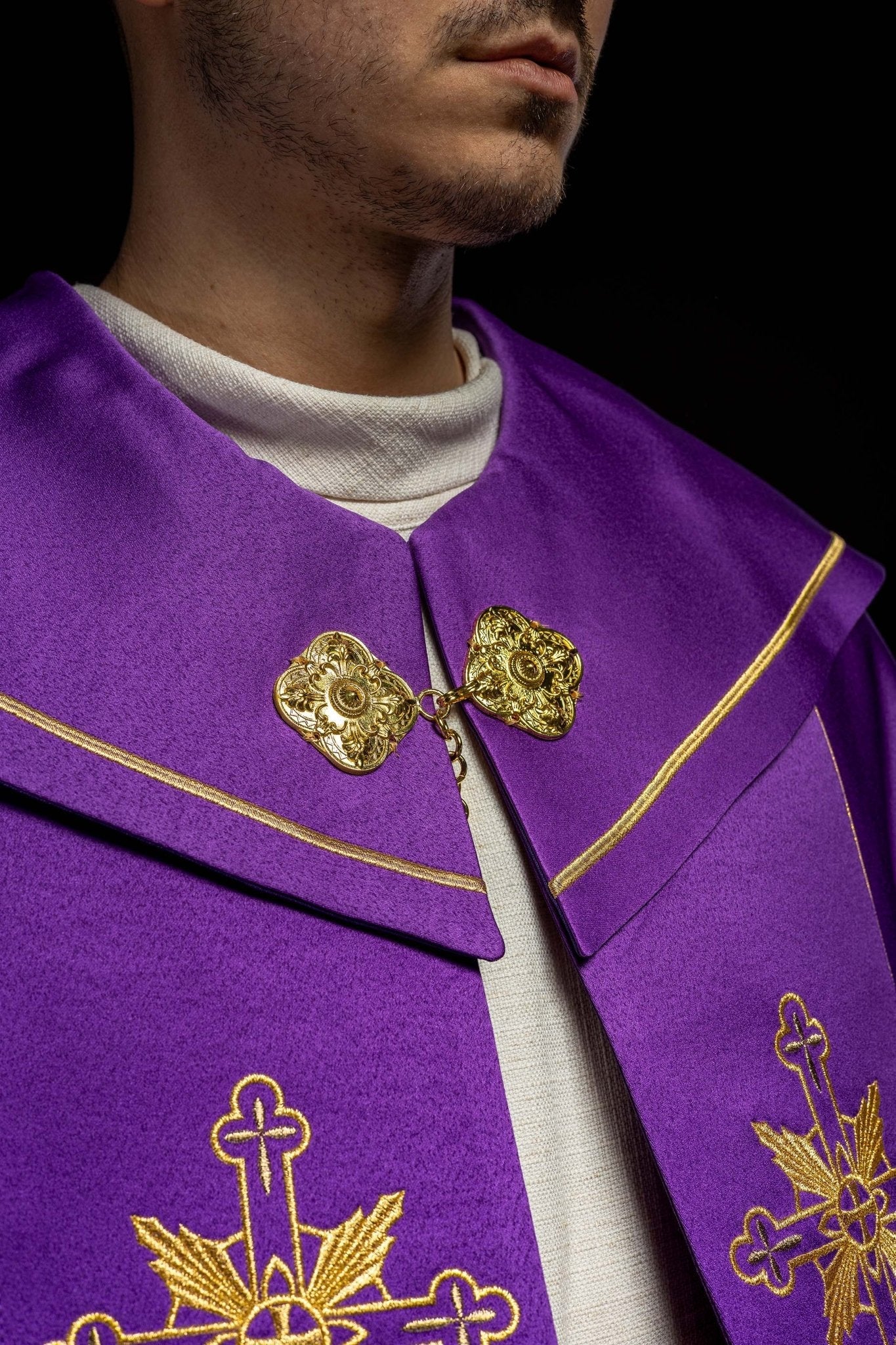 Purple liturgical cope with JHS symbol KKP/023/03/20 FIOLET SAT. POMPON 145cm - HAFTINAUSA.COM