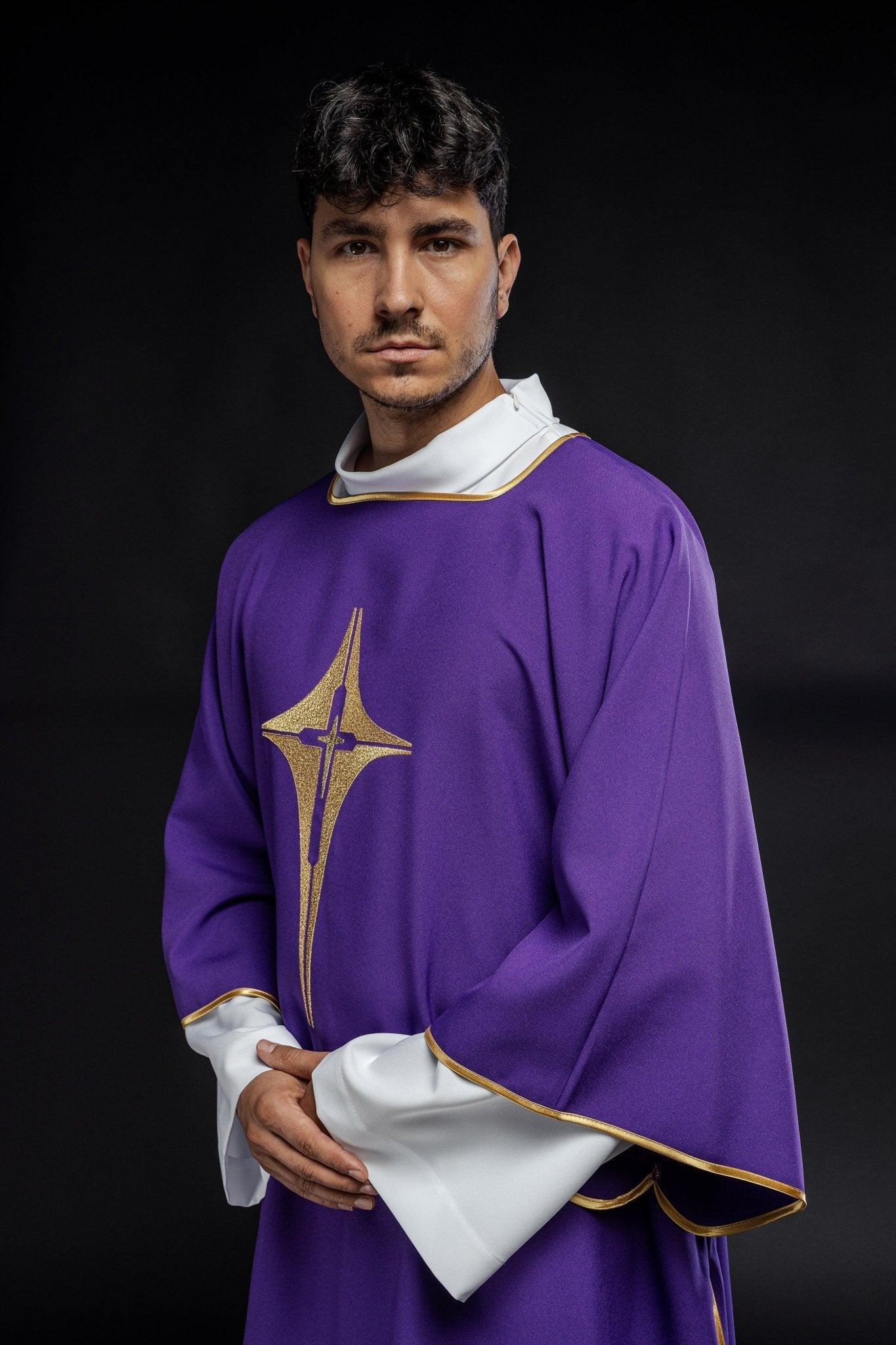 Purple liturgical dalmatic with embroidered gold cross KDL/214/03/12/D - HAFTINAUSA.COM
