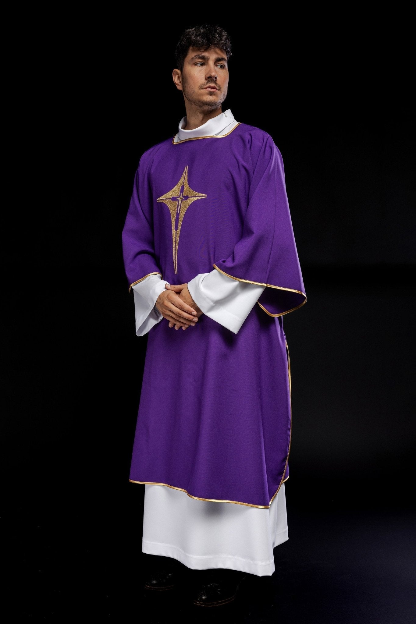 Purple liturgical dalmatic with embroidered gold cross KDL/214/03/12/D - HAFTINAUSA.COM