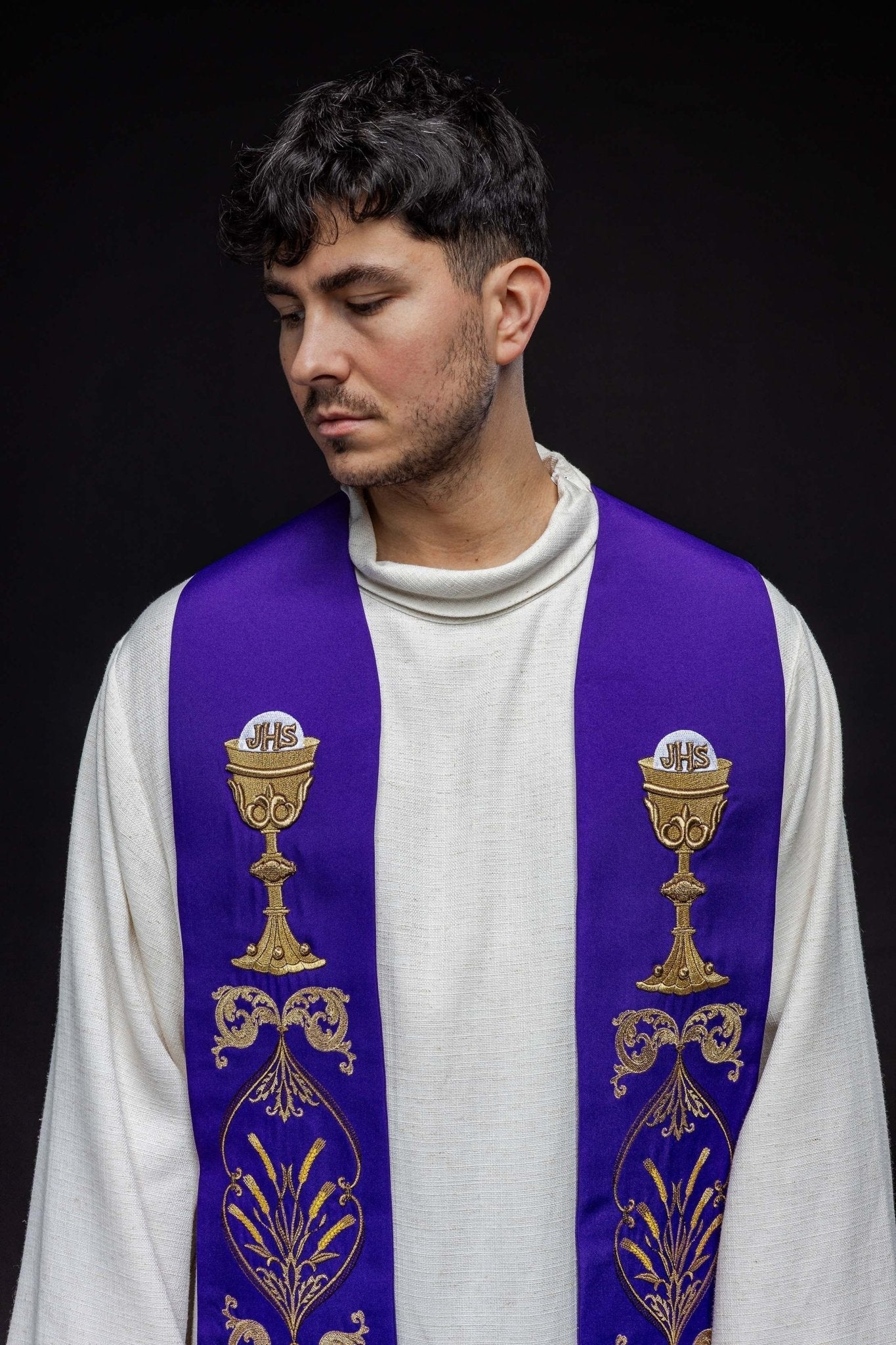 Purple priestly stole with chalice IHS KST/042/03/01 FIOLET - HAFTINAUSA.COM